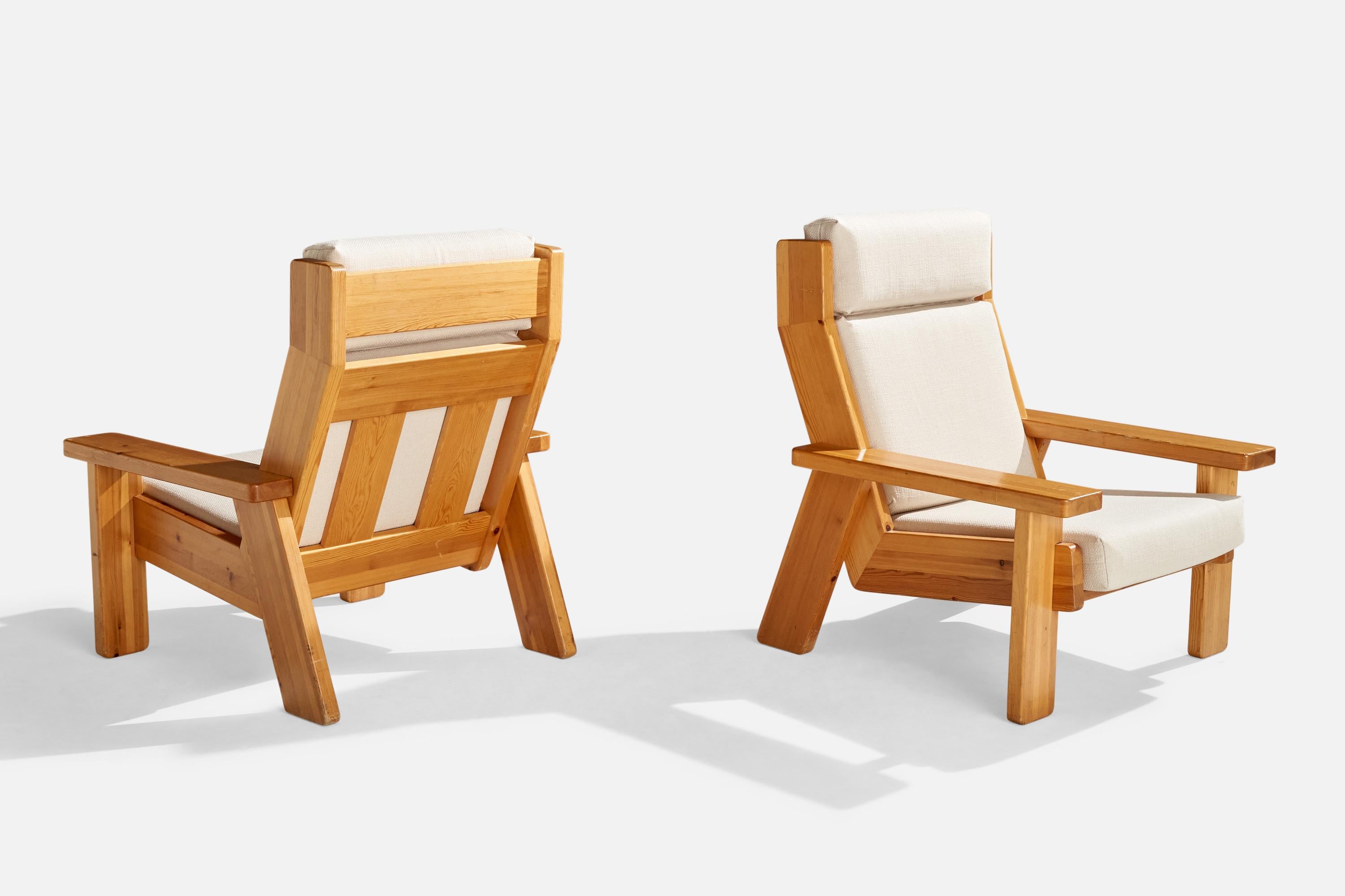 Scandinavian Modern Finnish Designer, Lounge Chairs, Pine, Fabric, Finland, 1970s For Sale