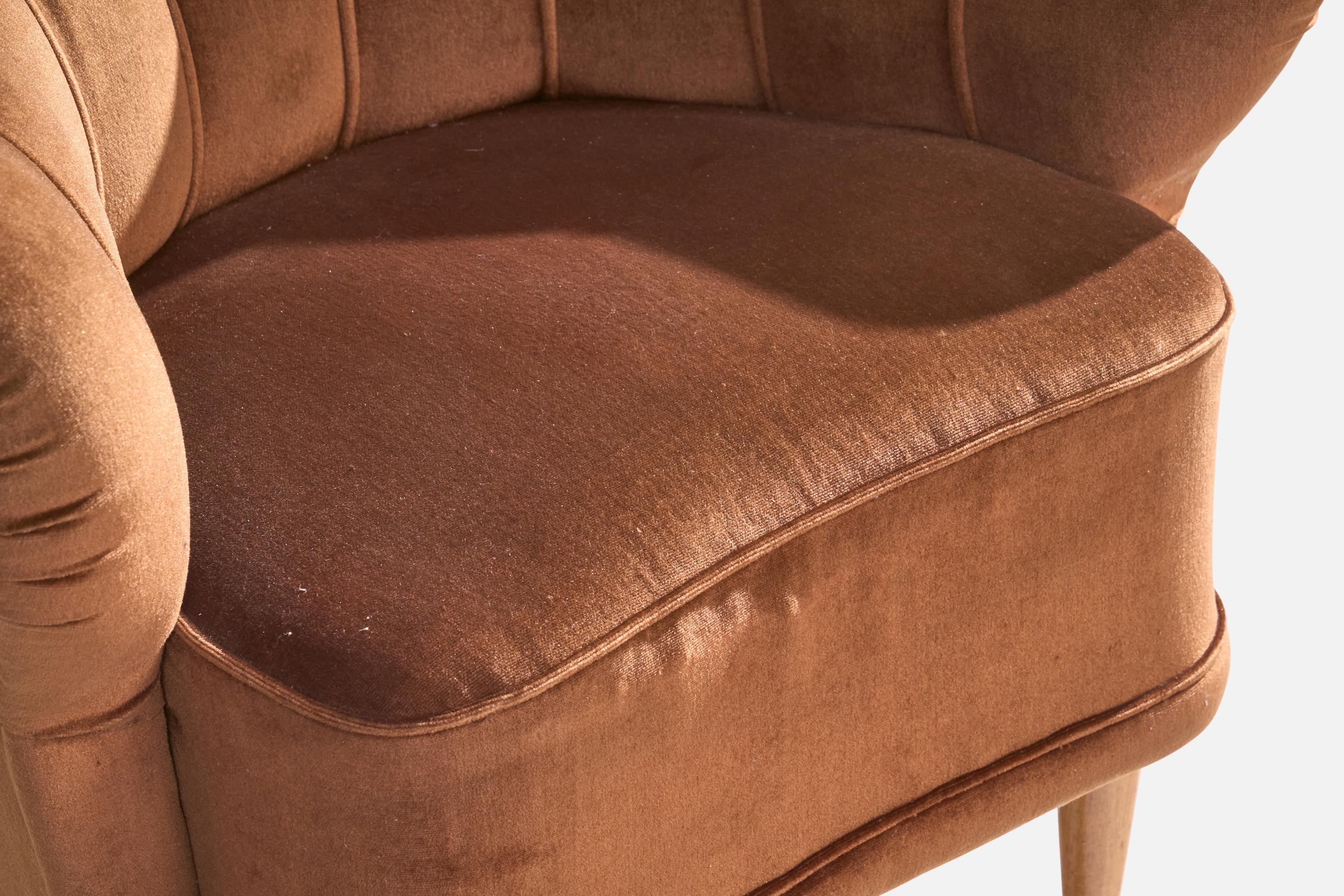 Finnish Designer, Lounge Chairs, Velvet, Wood, Finland, 1940s In Good Condition For Sale In High Point, NC
