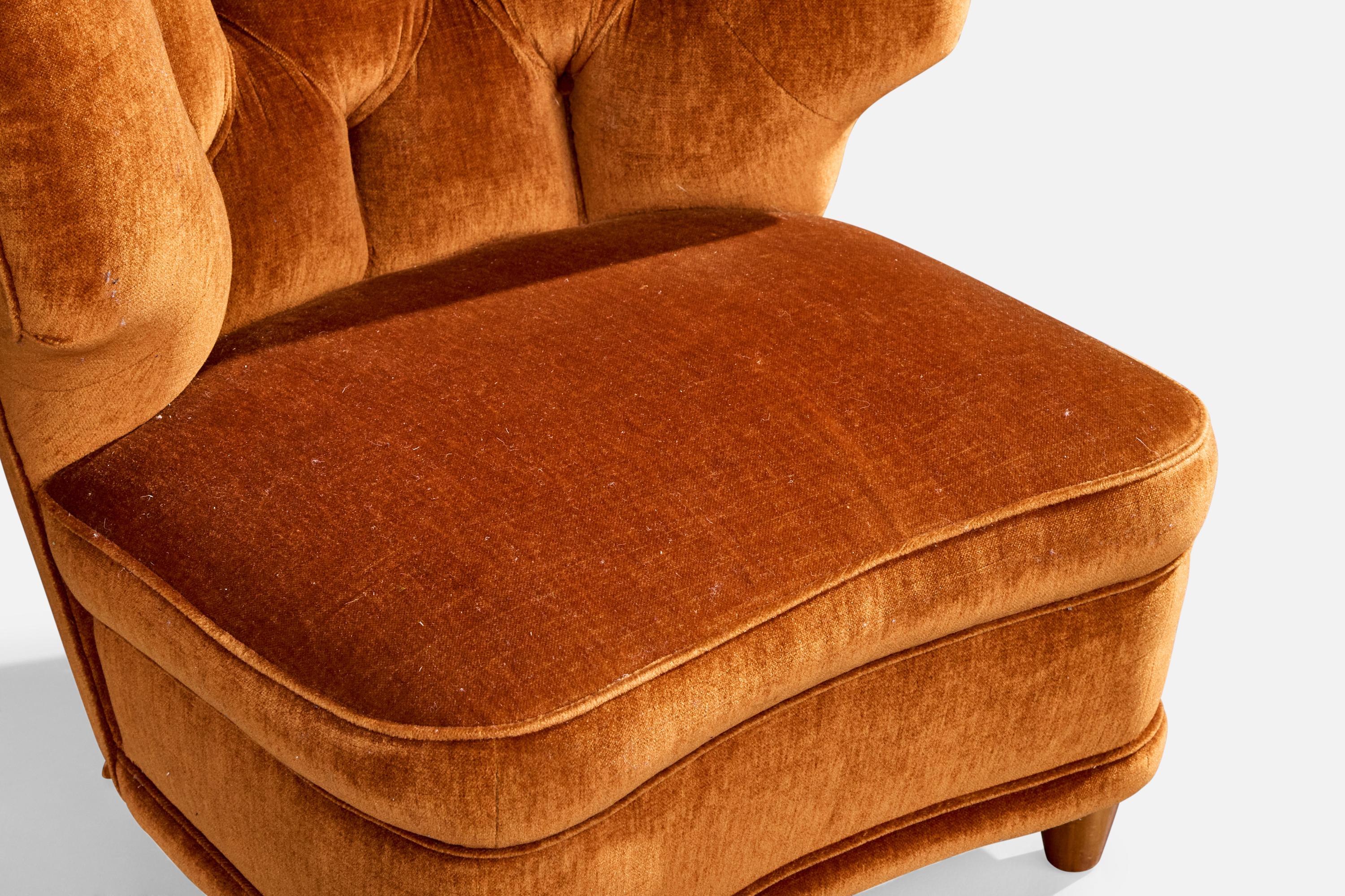 Finnische Designerin, Loungesessel, Samt, Holz, Finnland, 1940er Jahre (Moderne der Mitte des Jahrhunderts) im Angebot