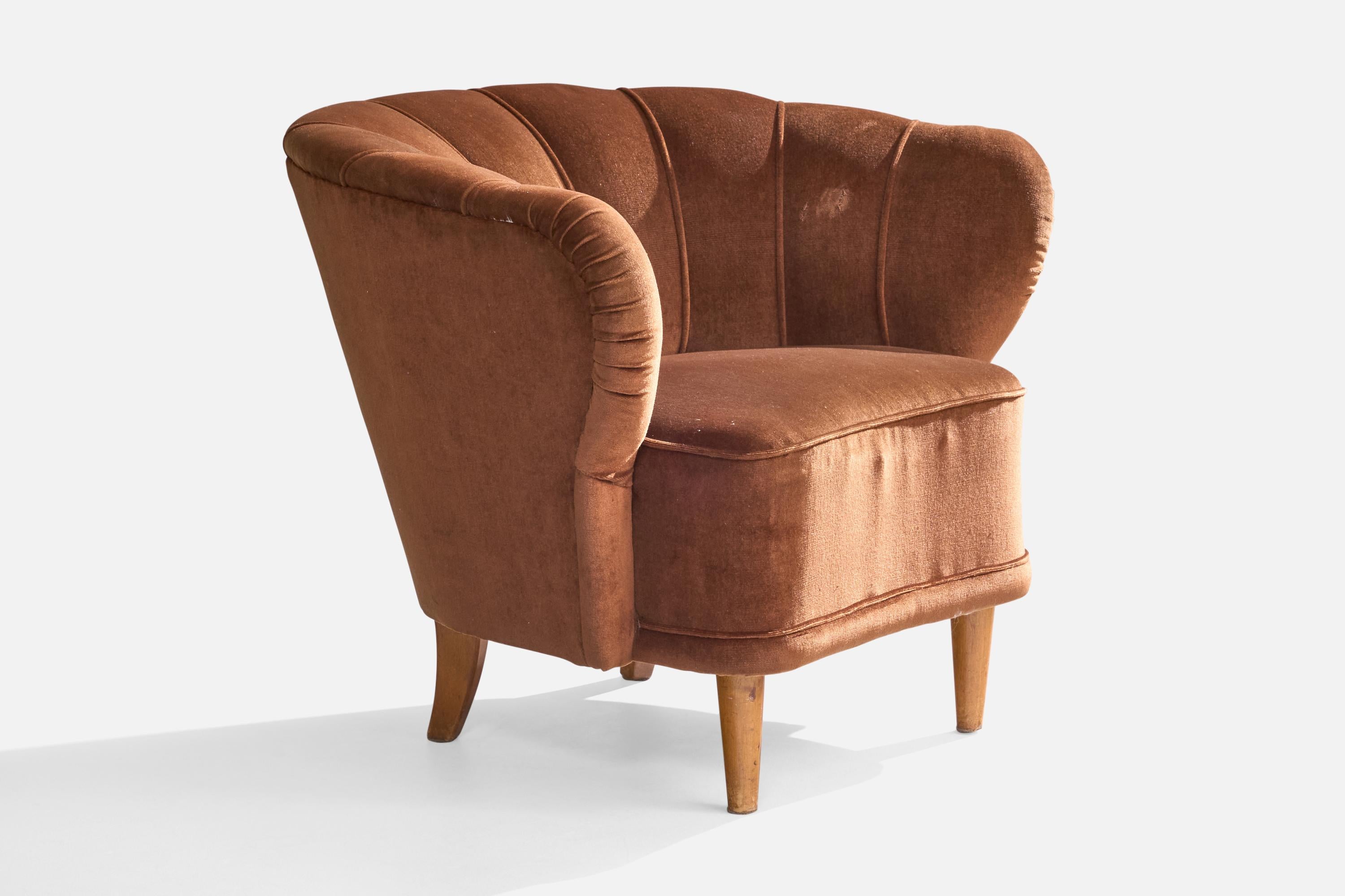 Finnish Designer, Lounge Chairs, Velvet, Wood, Finland, 1940s For Sale 4