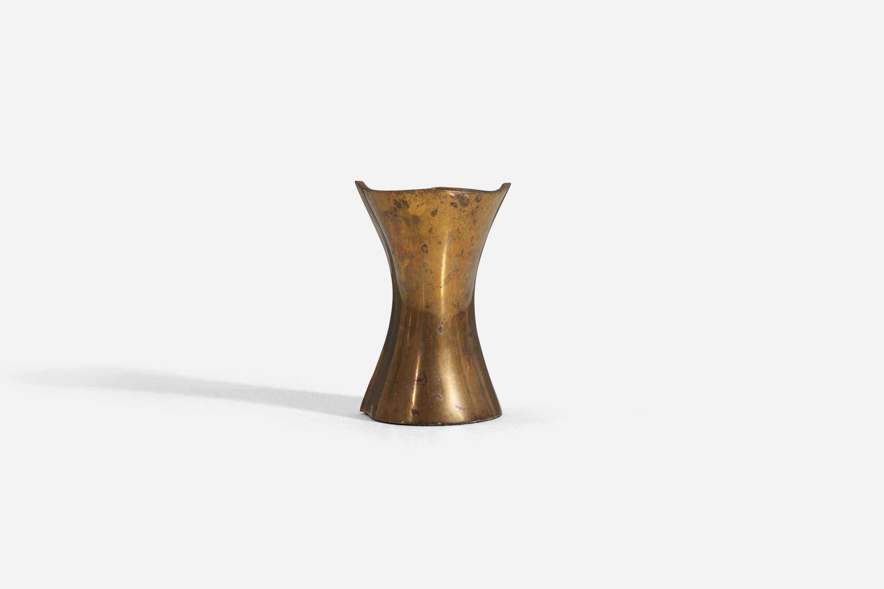 Mid-20th Century Finnish Designer, Small Freeform Vase, Brass, Finland, 1950s For Sale