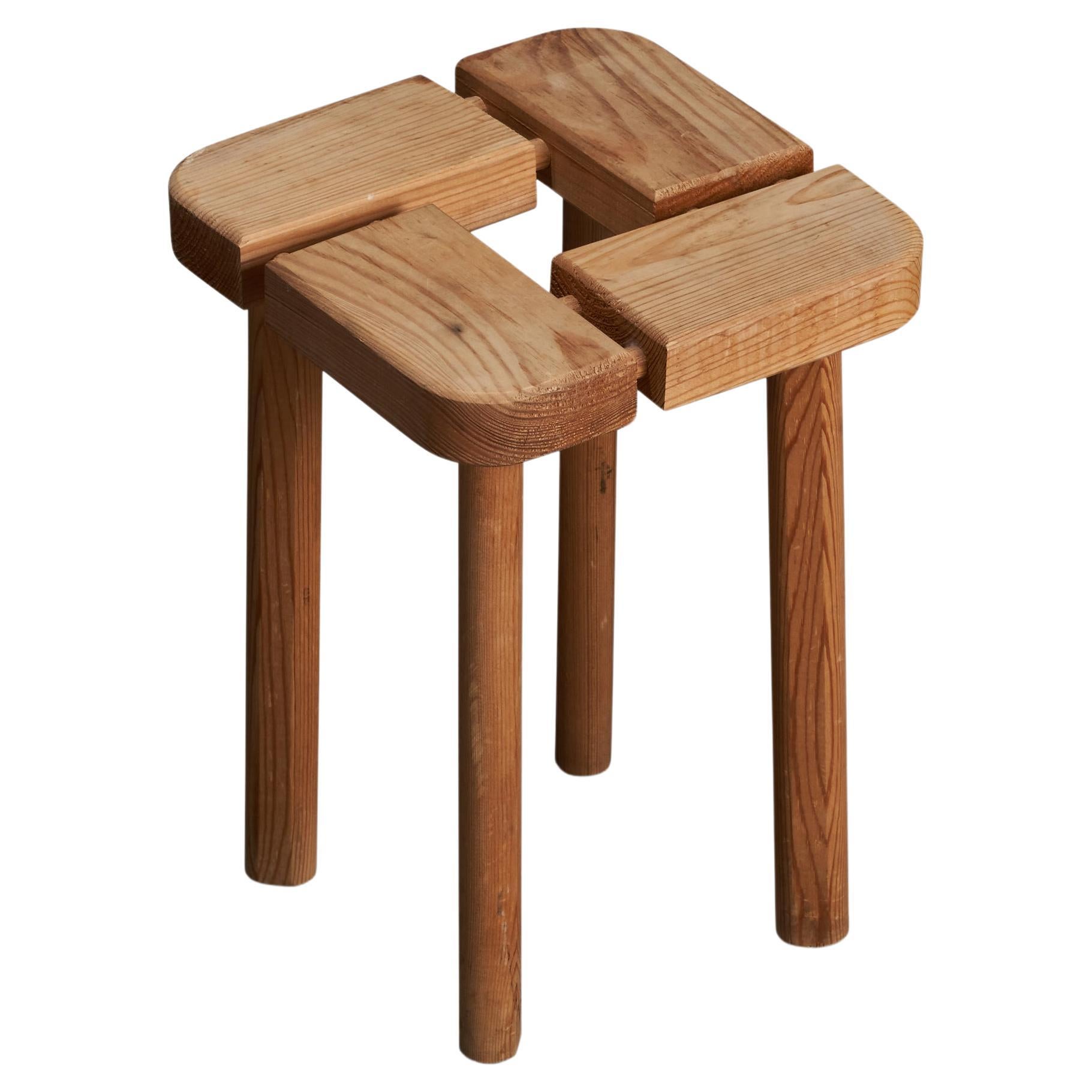 Finnischer Designer, Hocker, Kiefernholz, Finnland, 1960er Jahre