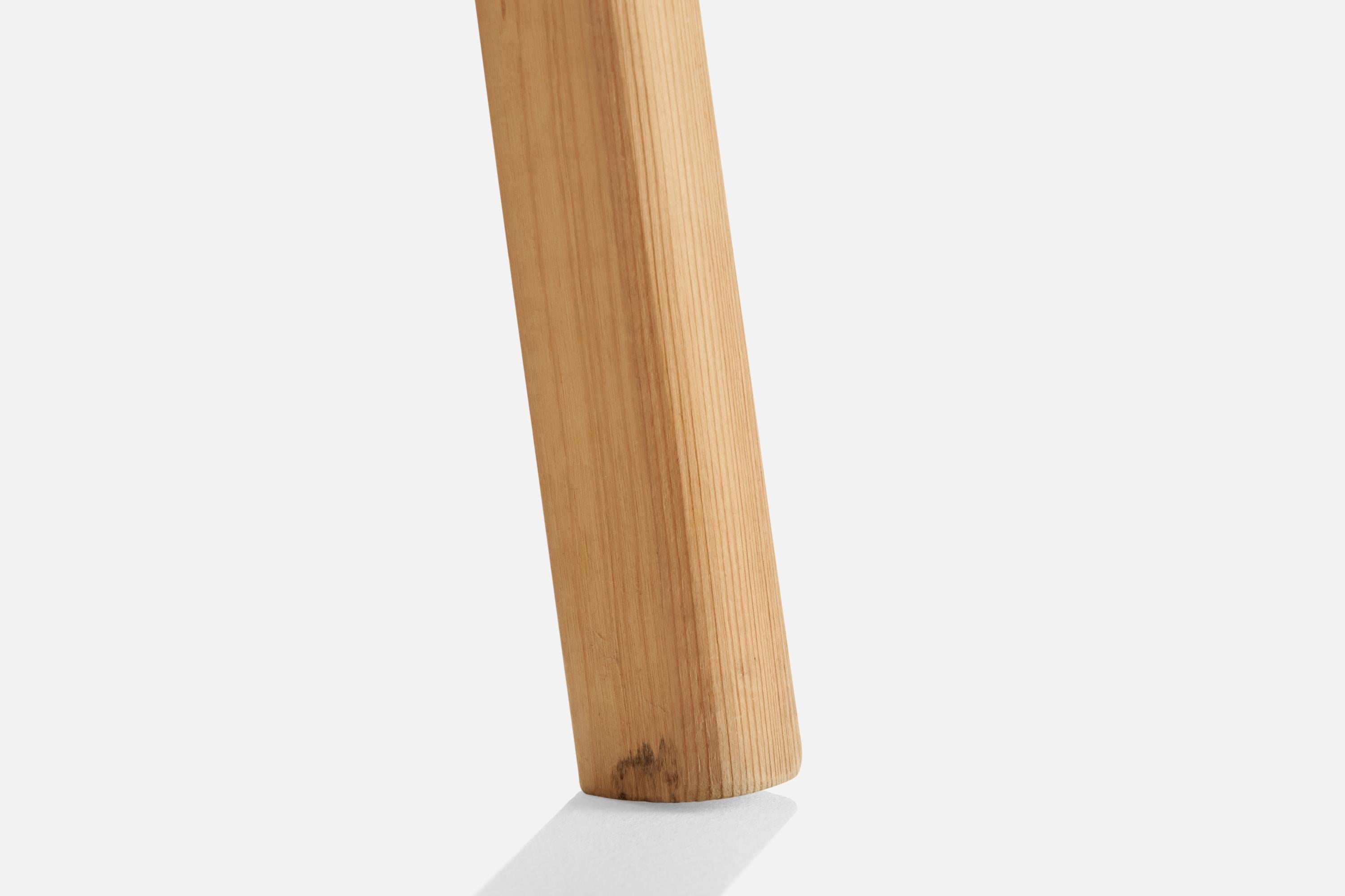 Finnischer Designer, Hocker, Kiefernholz, Finnland, 1970er Jahre im Angebot 2