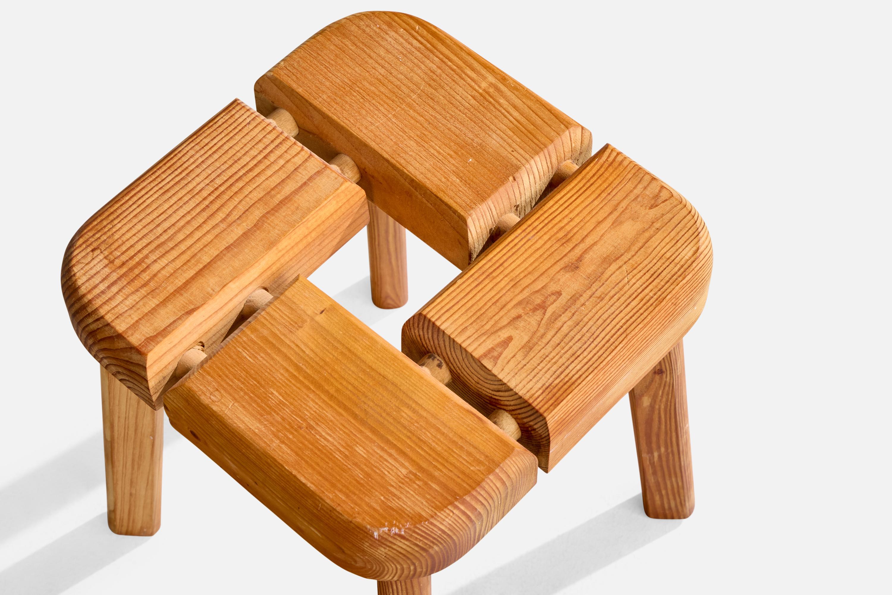 Finnischer Designer, Hocker, Kiefernholz, Finnland, 1970er Jahre im Angebot 2