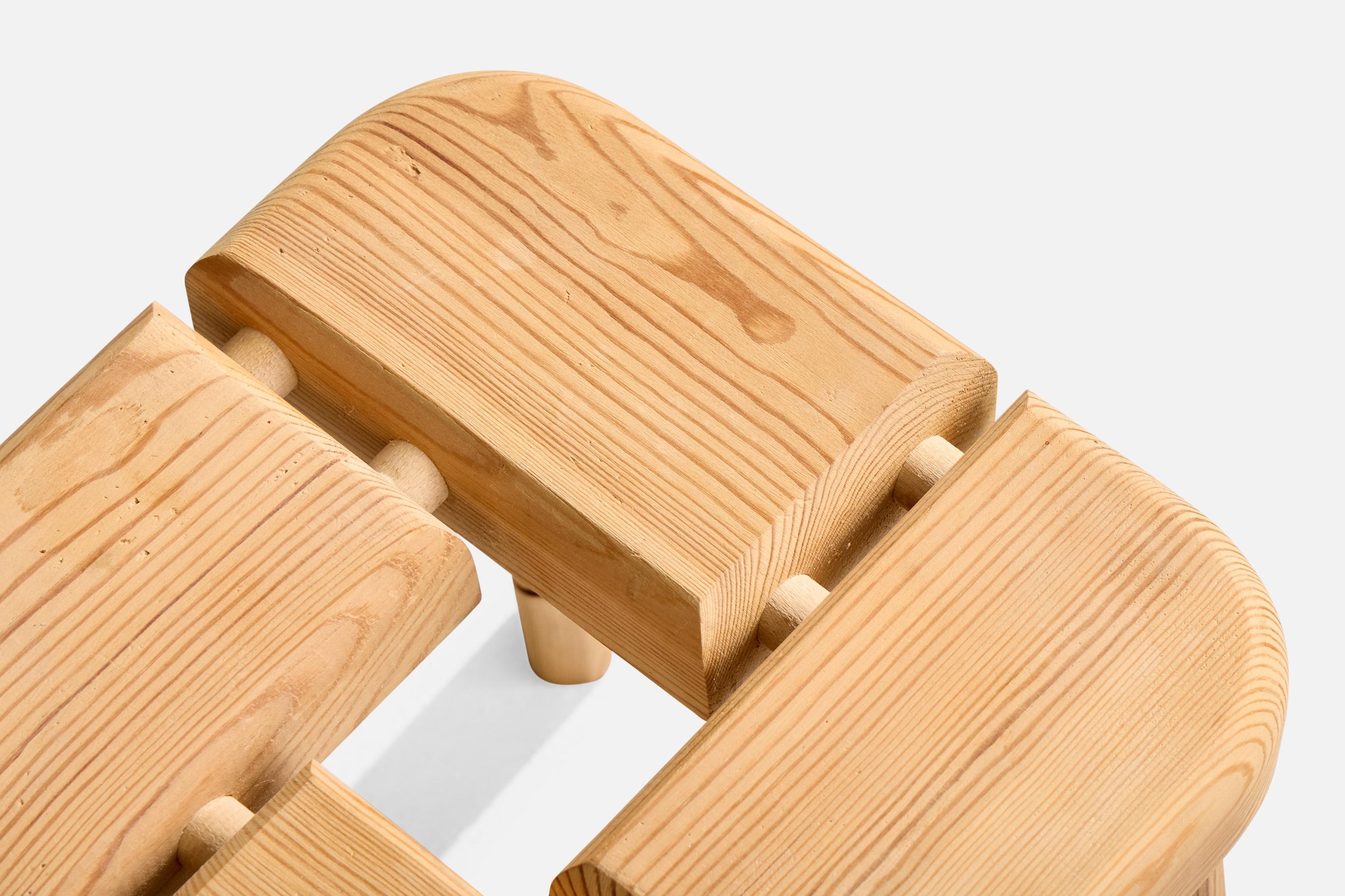 Finnish Designer, Stool, Pine, Finland, 1970s For Sale 3