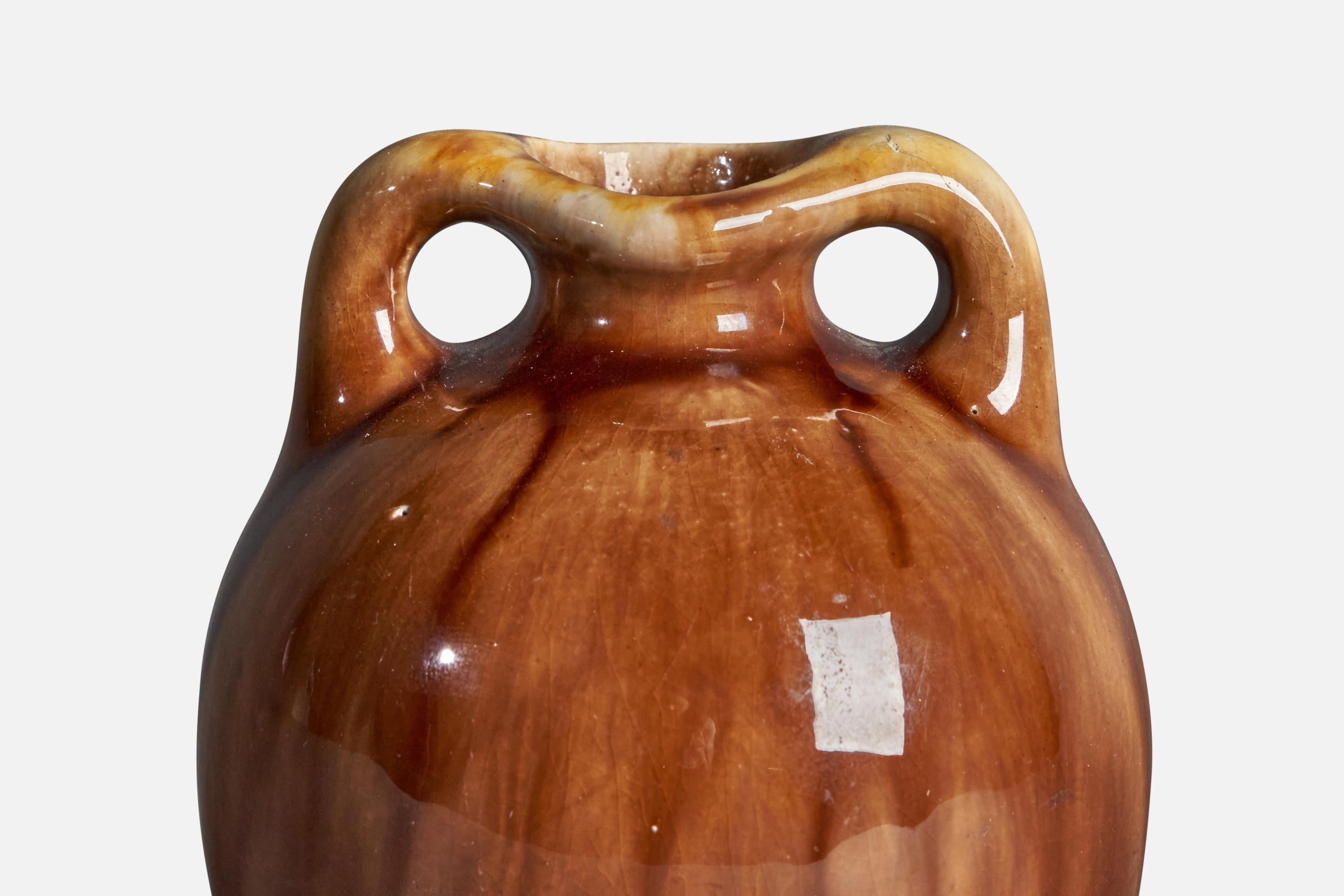 Finnish Designer, Vase, Earthenware, Finland, 1920s In Good Condition For Sale In High Point, NC