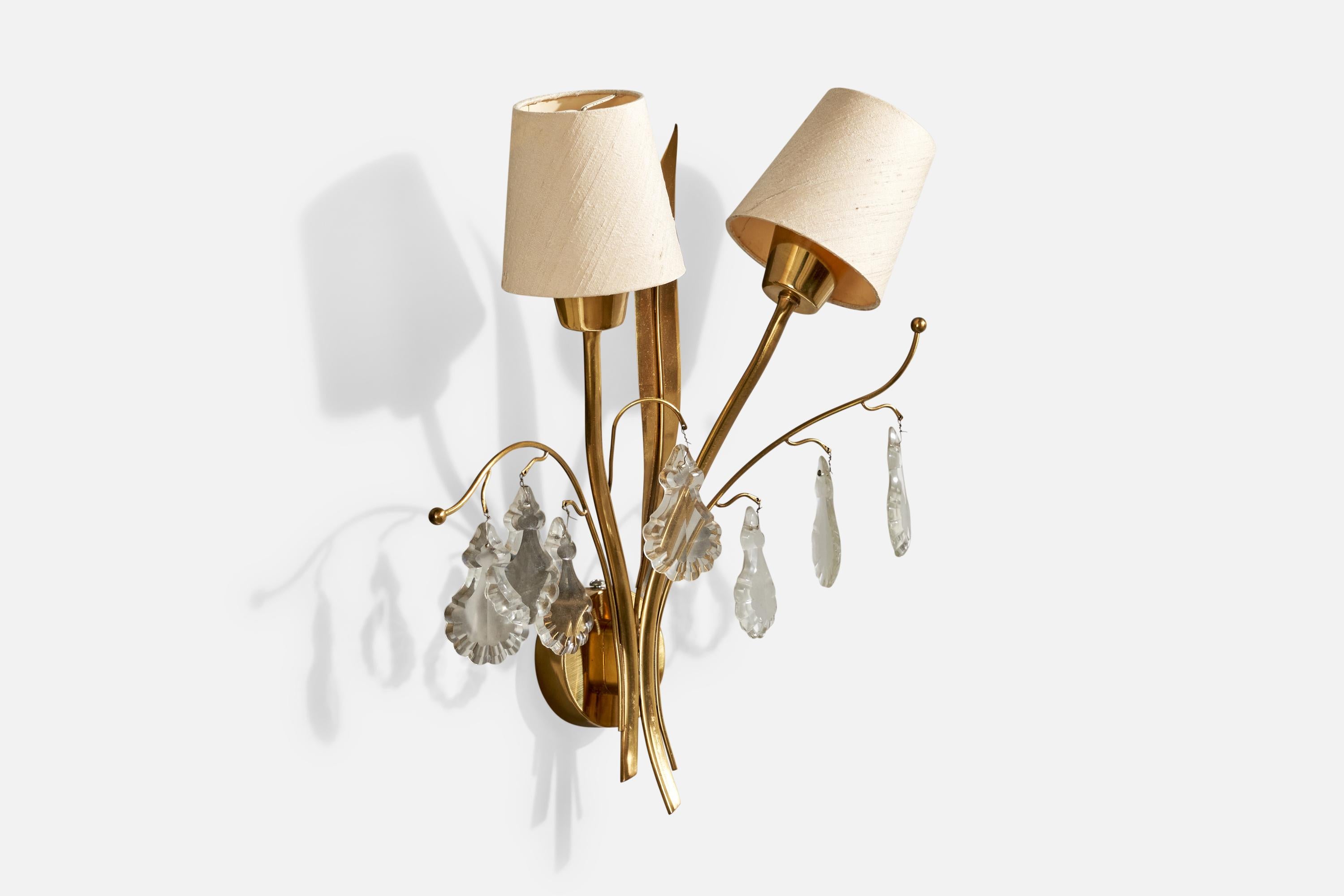 Finnische Designerin, Wandleuchte, Messing, Glas, Stoff, Finnland, 1940er Jahre (Skandinavische Moderne) im Angebot