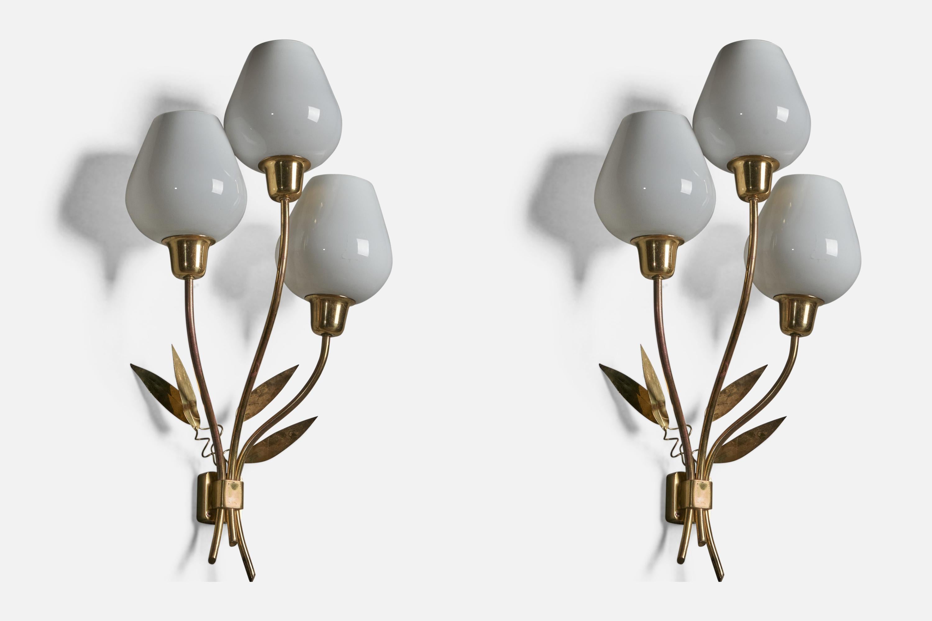 Finnish Designer, Wall Light, Brass, Glass, Finland, 1950s In Good Condition In High Point, NC