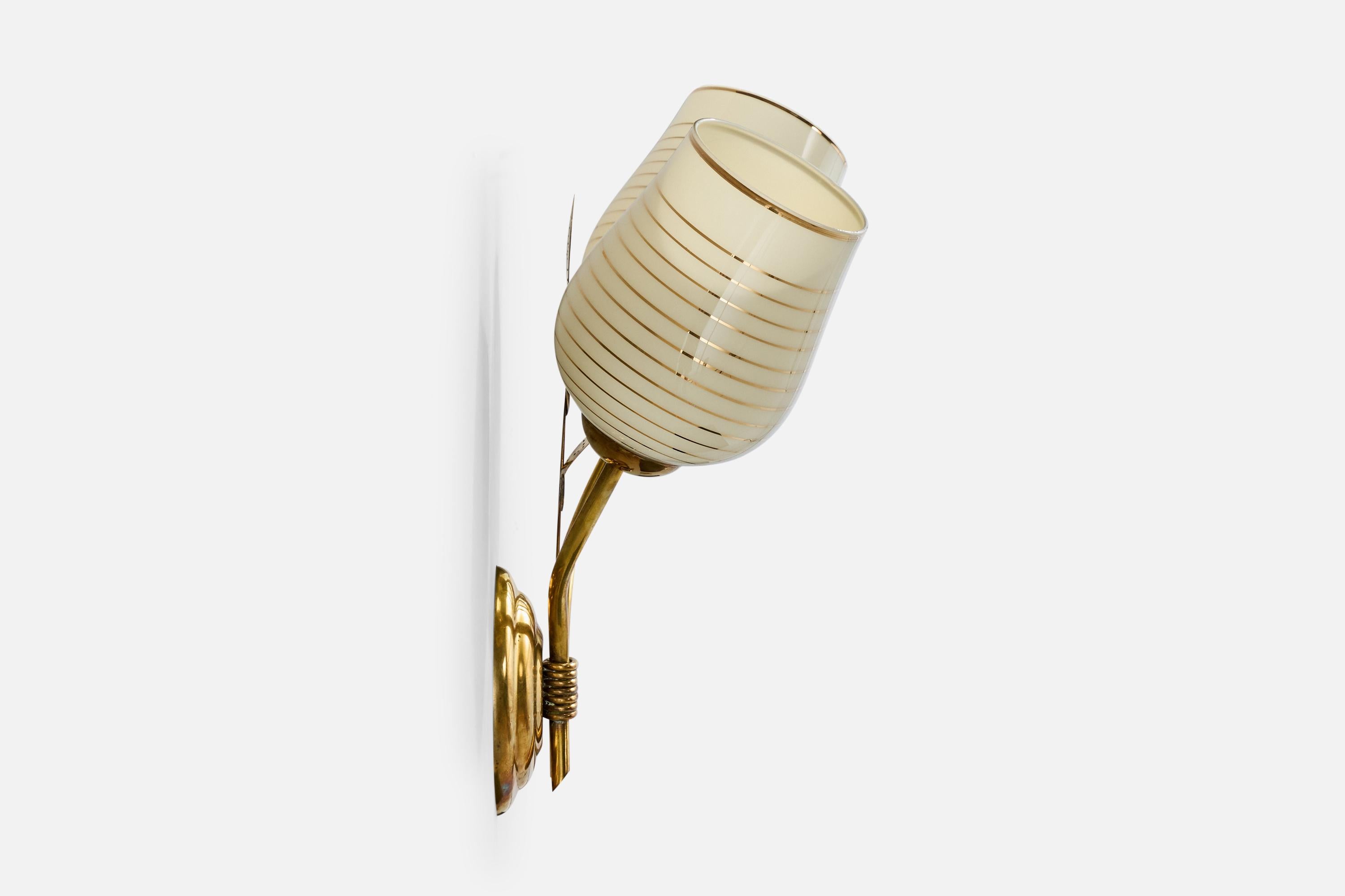 Finnish Designer, Wall Light, Brass, Glass, Finland, 1950s In Good Condition For Sale In High Point, NC