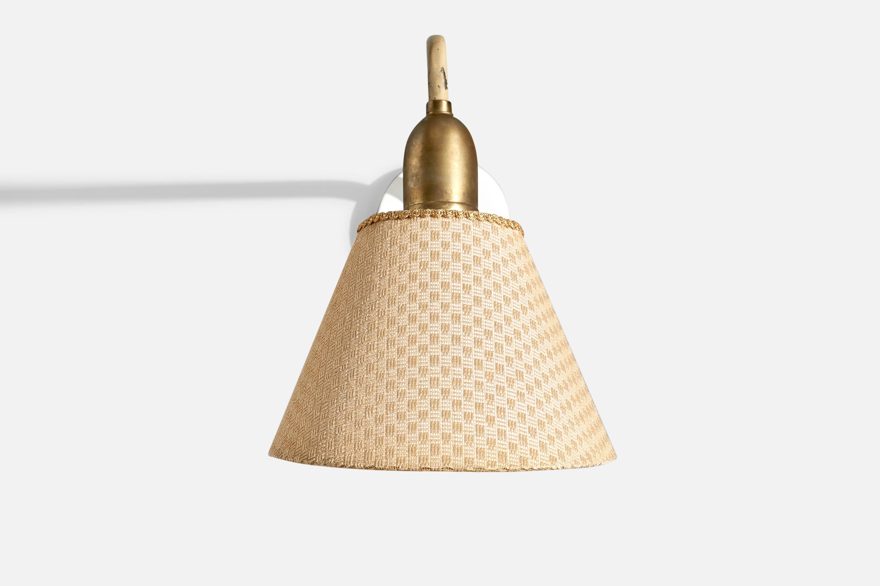 Finnische Designerin, Wandleuchte, Messing, Metall, Stoff, Finnland, 1960er Jahre (Skandinavische Moderne) im Angebot