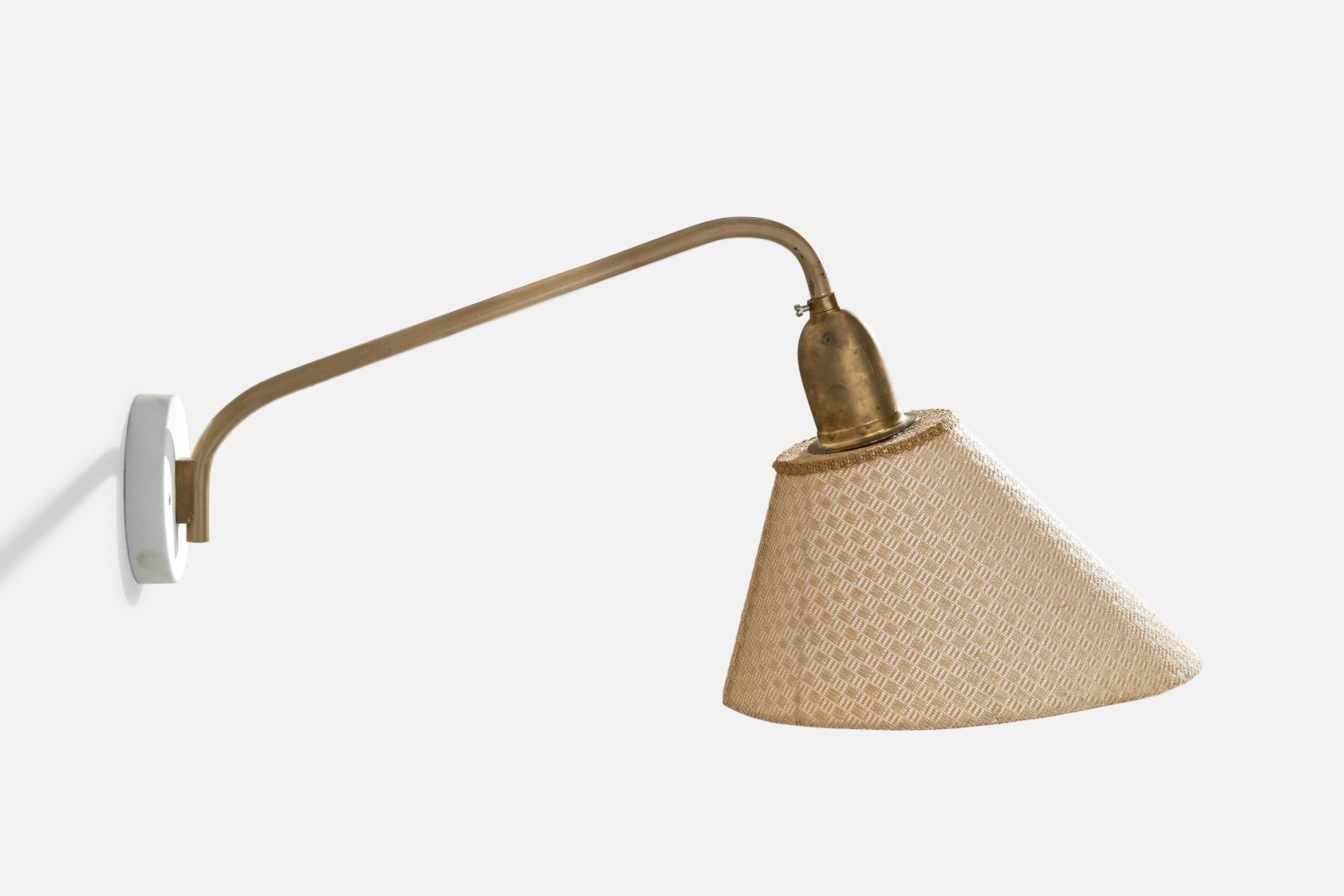 Finnische Designerin, Wandleuchte, Messing, Metall, Stoff, Finnland, 1960er Jahre im Zustand „Gut“ im Angebot in High Point, NC