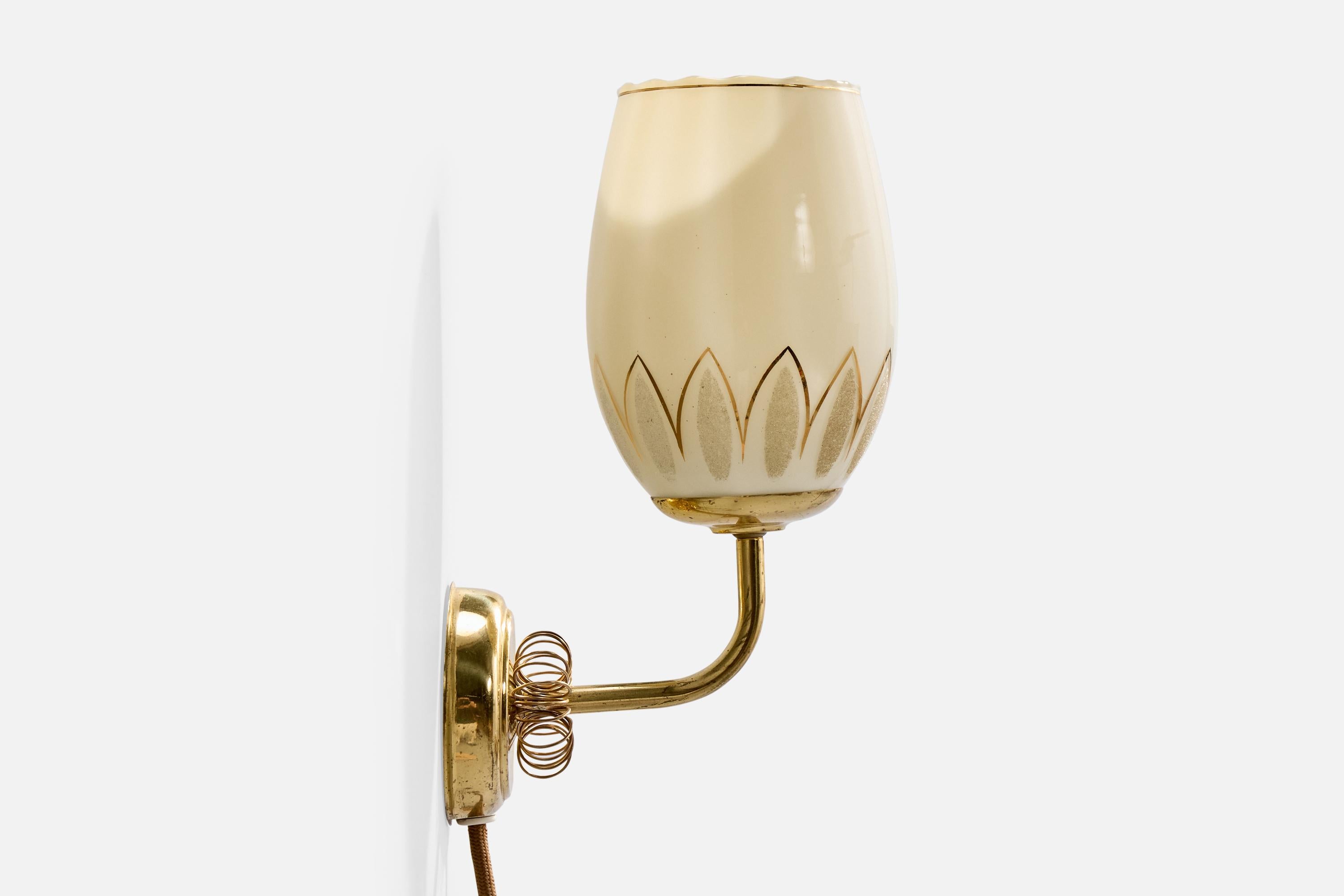 Design/One, appliques, laiton, verre, Finlande, années 1950 Bon état - En vente à High Point, NC