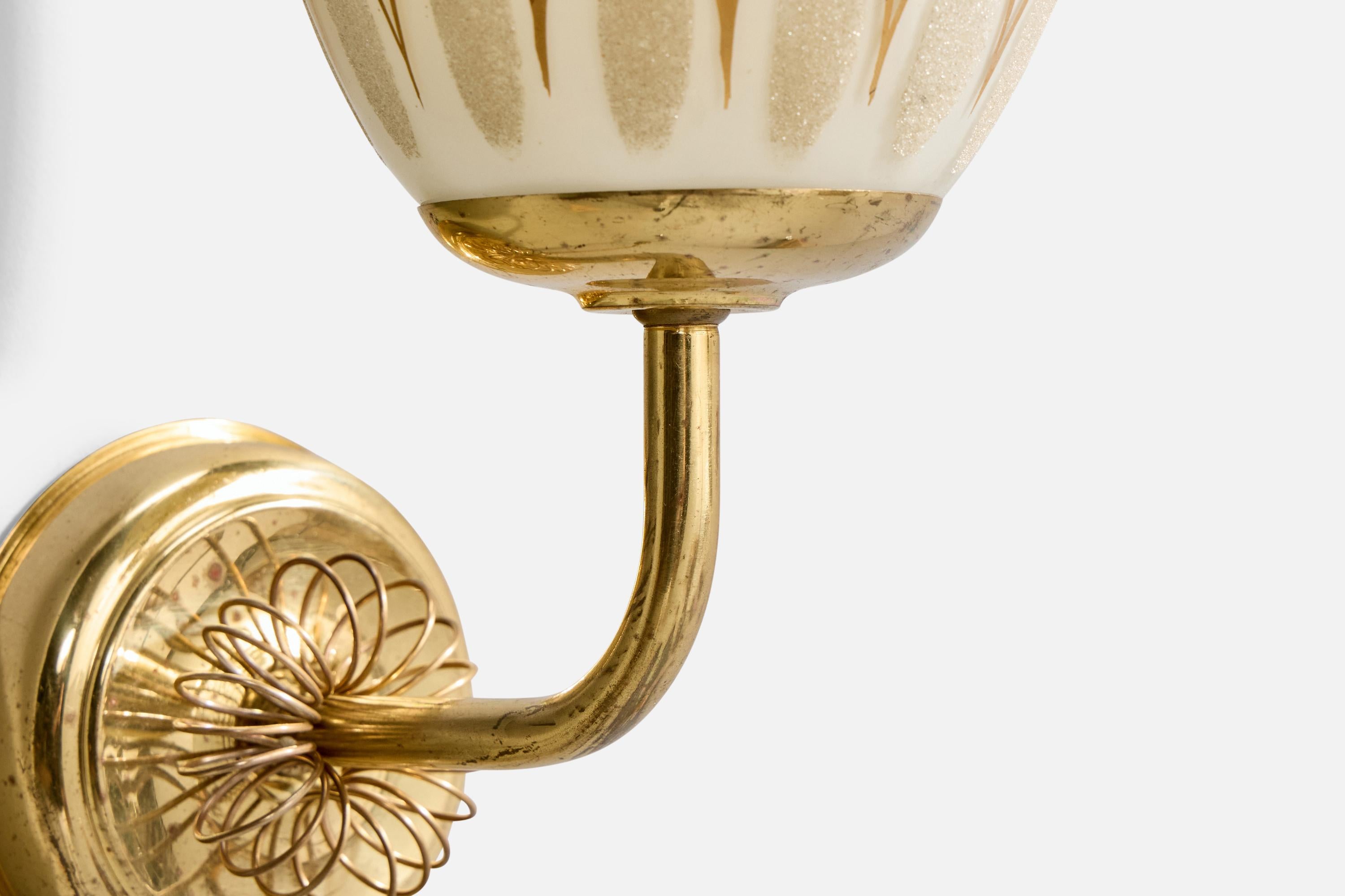 Laiton Design/One, appliques, laiton, verre, Finlande, années 1950 en vente