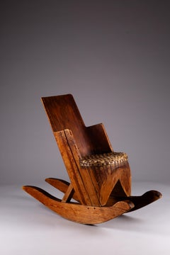 Mecedora infantil finlandesa de abedul de principios del siglo XX hecha a mano