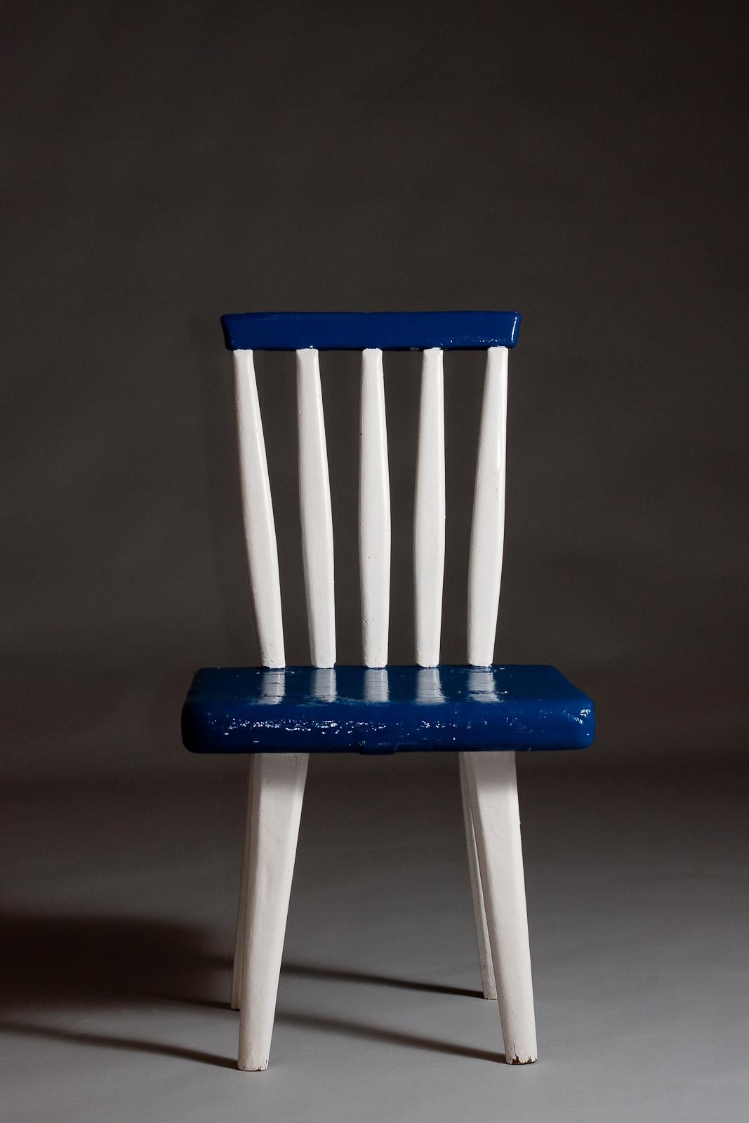 Painted Finnish early 20th century painted chair in blue and white For Sale