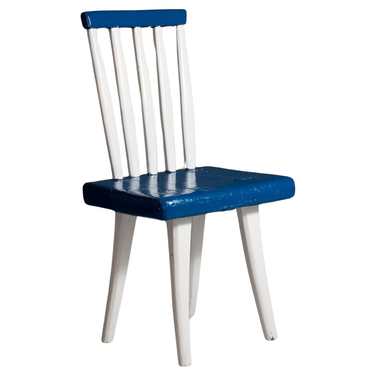 Finnish early 20th century painted chair in blue and white For Sale