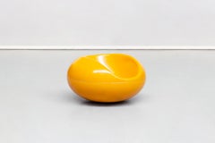 Fauteuils Pastille en fibre de verre jaune feu de Finlande par Eero Aarnio pour Asko, 1967