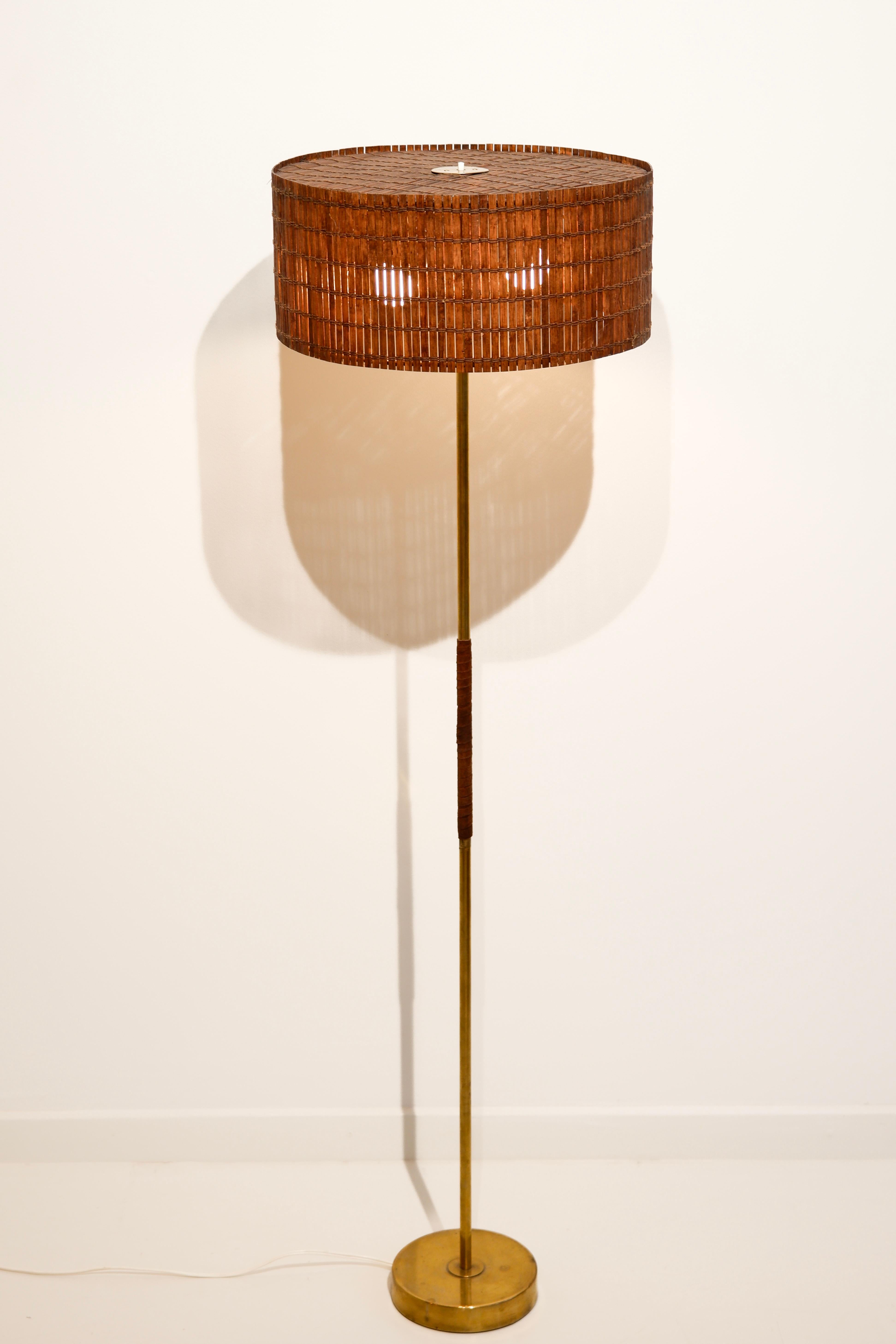 Brass Finnish floor lamp designed and produced by Presenta circa 1960 For Sale