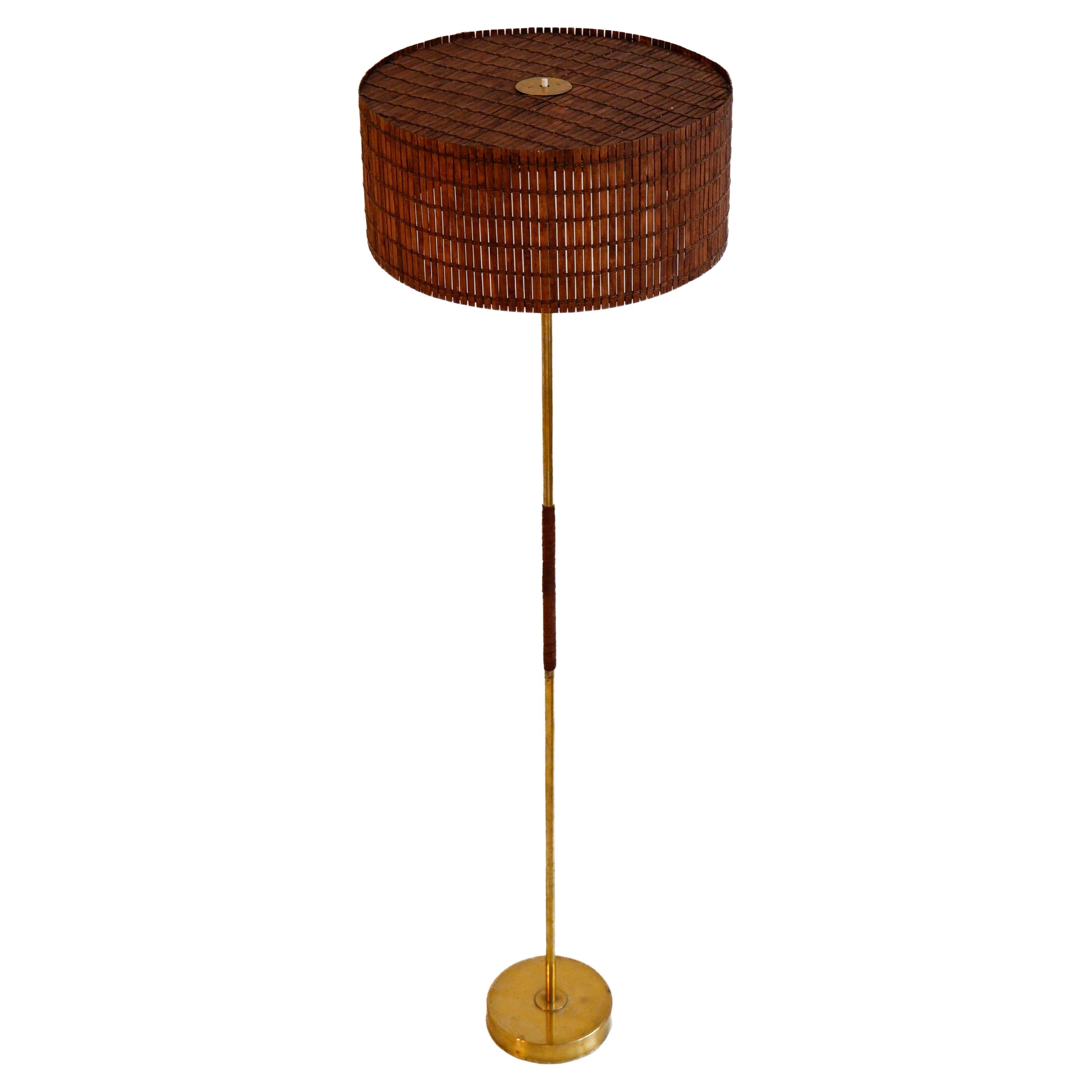 Finnish floor lamp designed and produced by Presenta circa 1960 For Sale