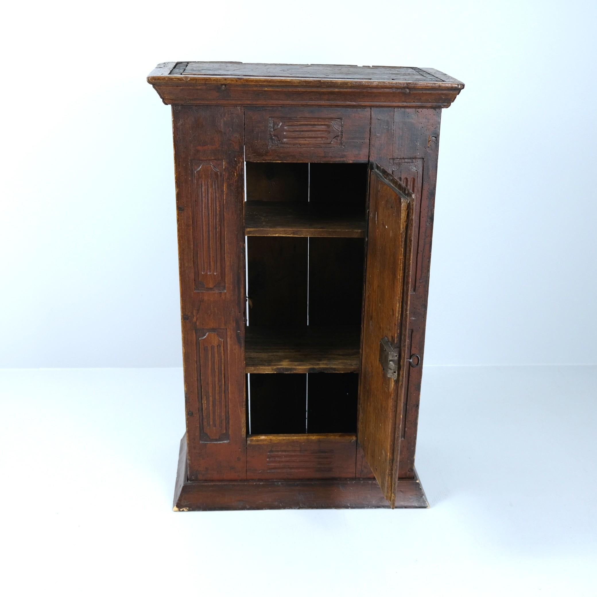 Finnish Folk / Peasent Painted Cupboard, Circa 18th Century For Sale 3