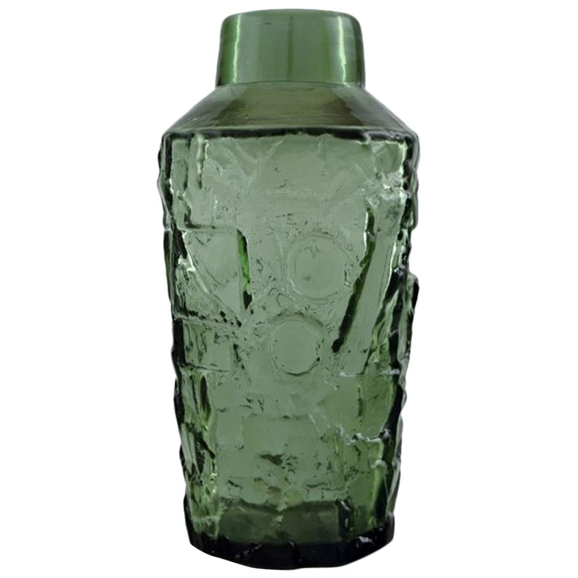 Finnische Glaskünstlerin, Vase aus mundgeblasenem Kunstglas in Grün, 1970er Jahre