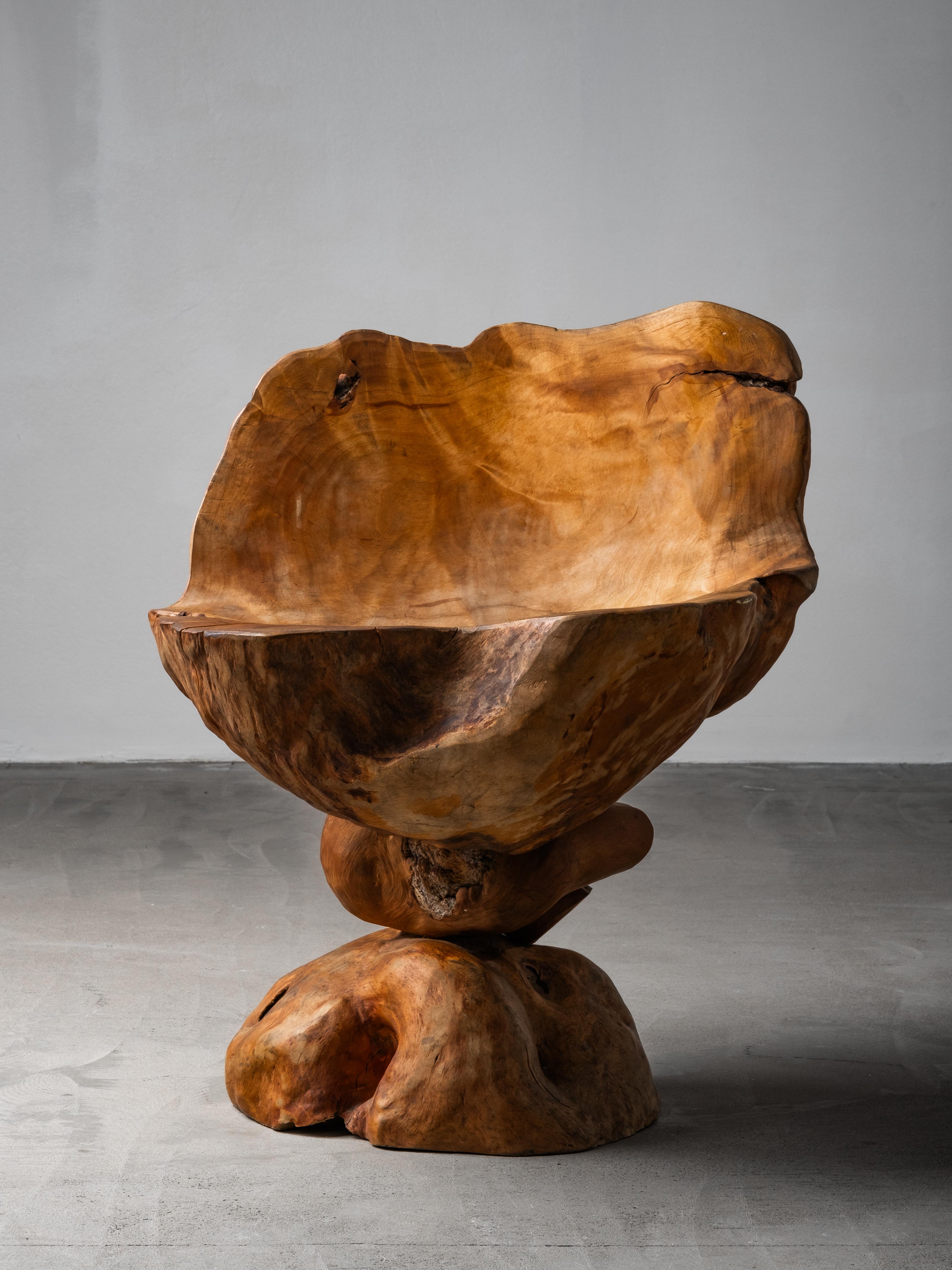 Finnischer handgefertigter Folk Art Burl Wood Stuhl, Mitte 20. im Angebot 6