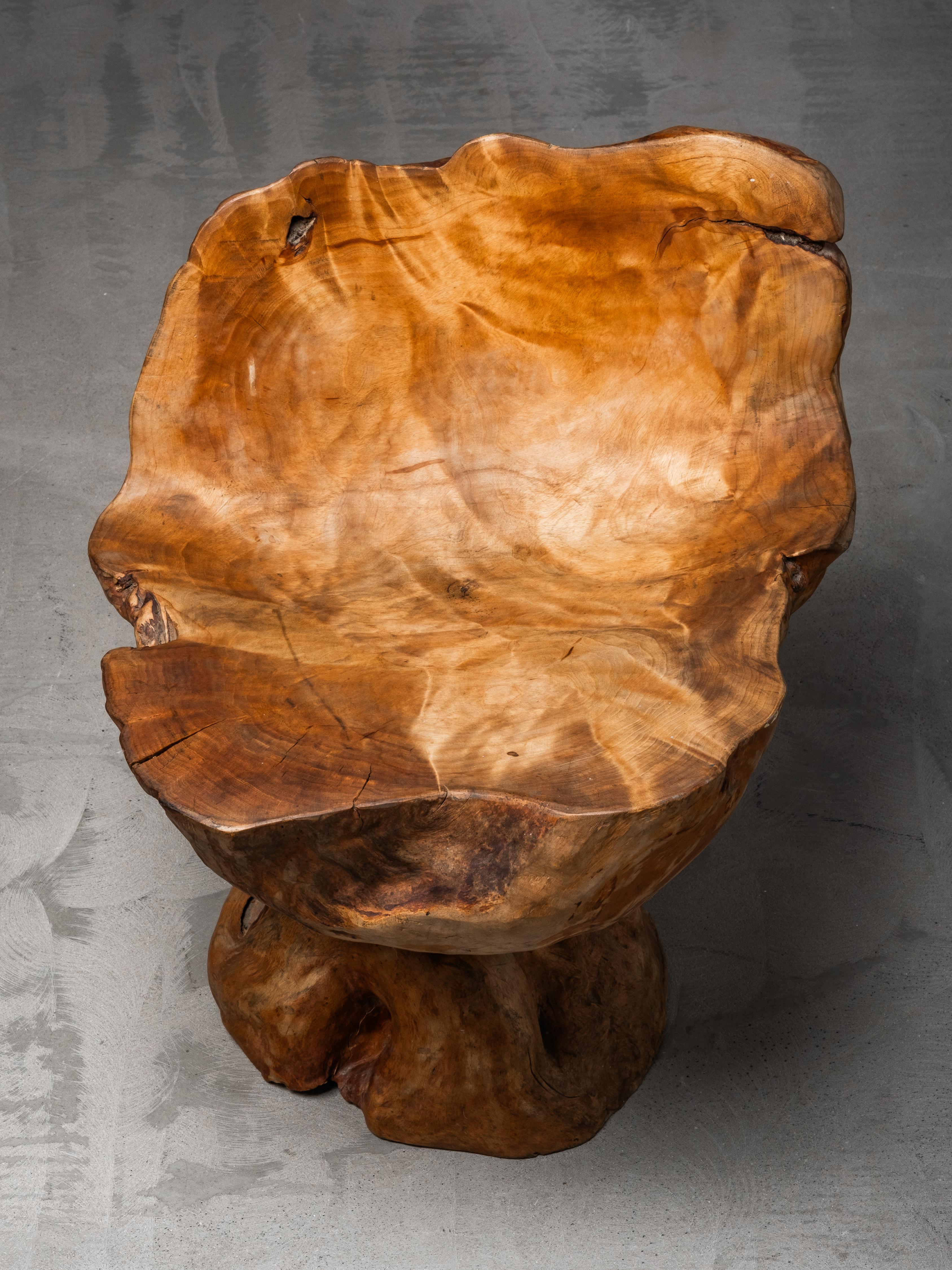 Finnischer handgefertigter Folk Art Burl Wood Stuhl, Mitte 20. im Angebot 7
