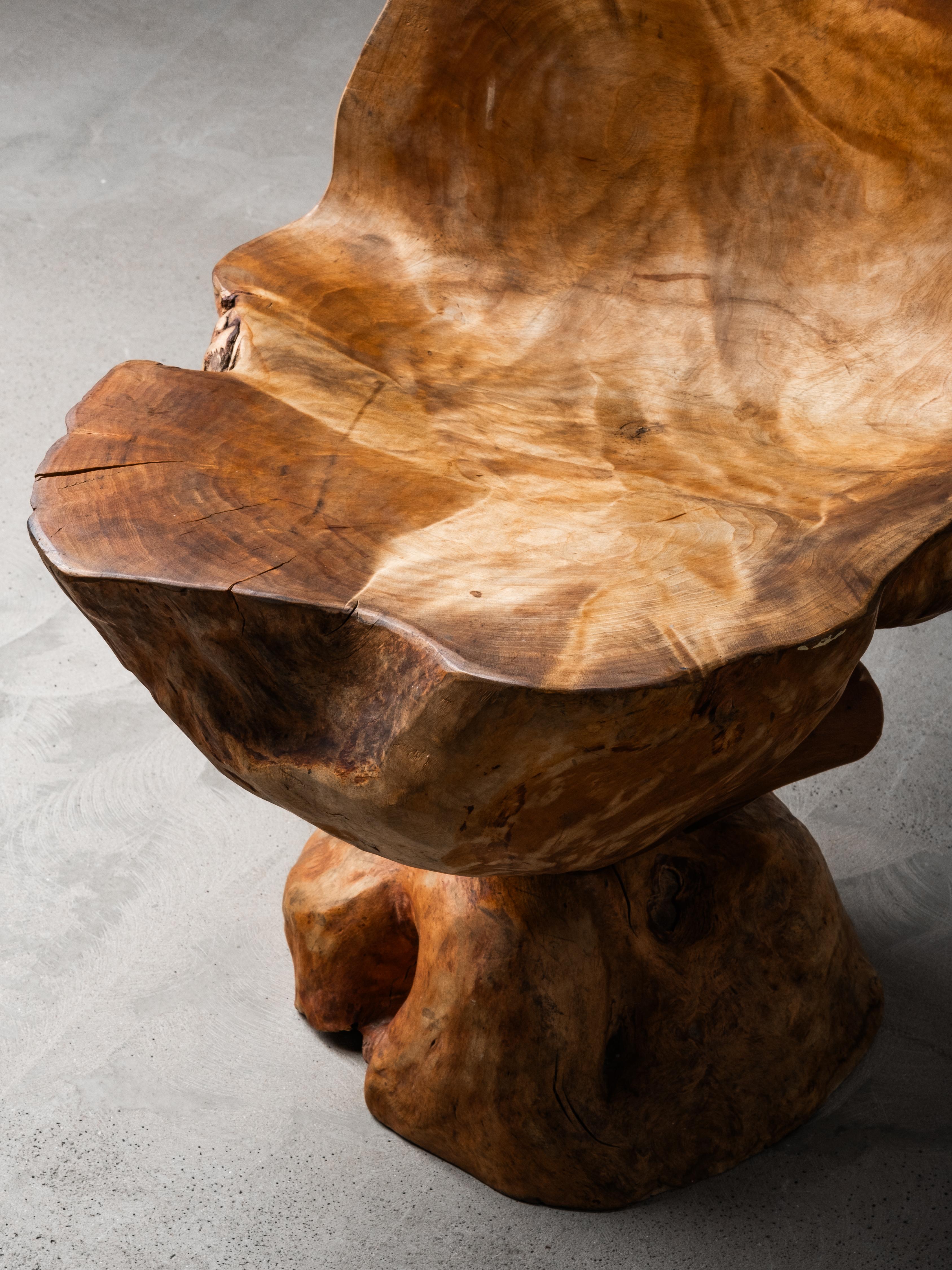 Finnischer handgefertigter Folk Art Burl Wood Stuhl, Mitte 20. im Angebot 8