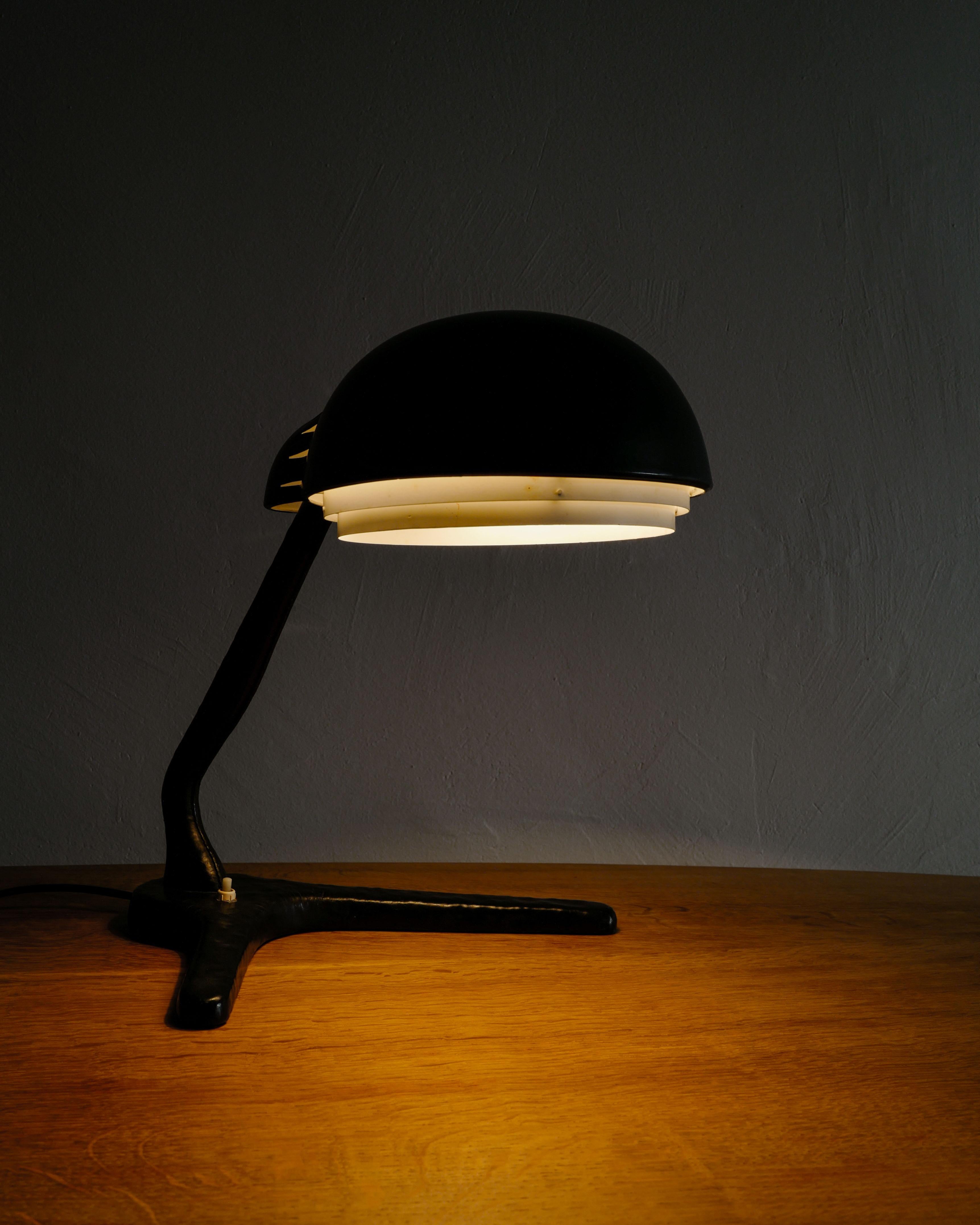 Metallo Lampada da scrivania finlandese di metà secolo 