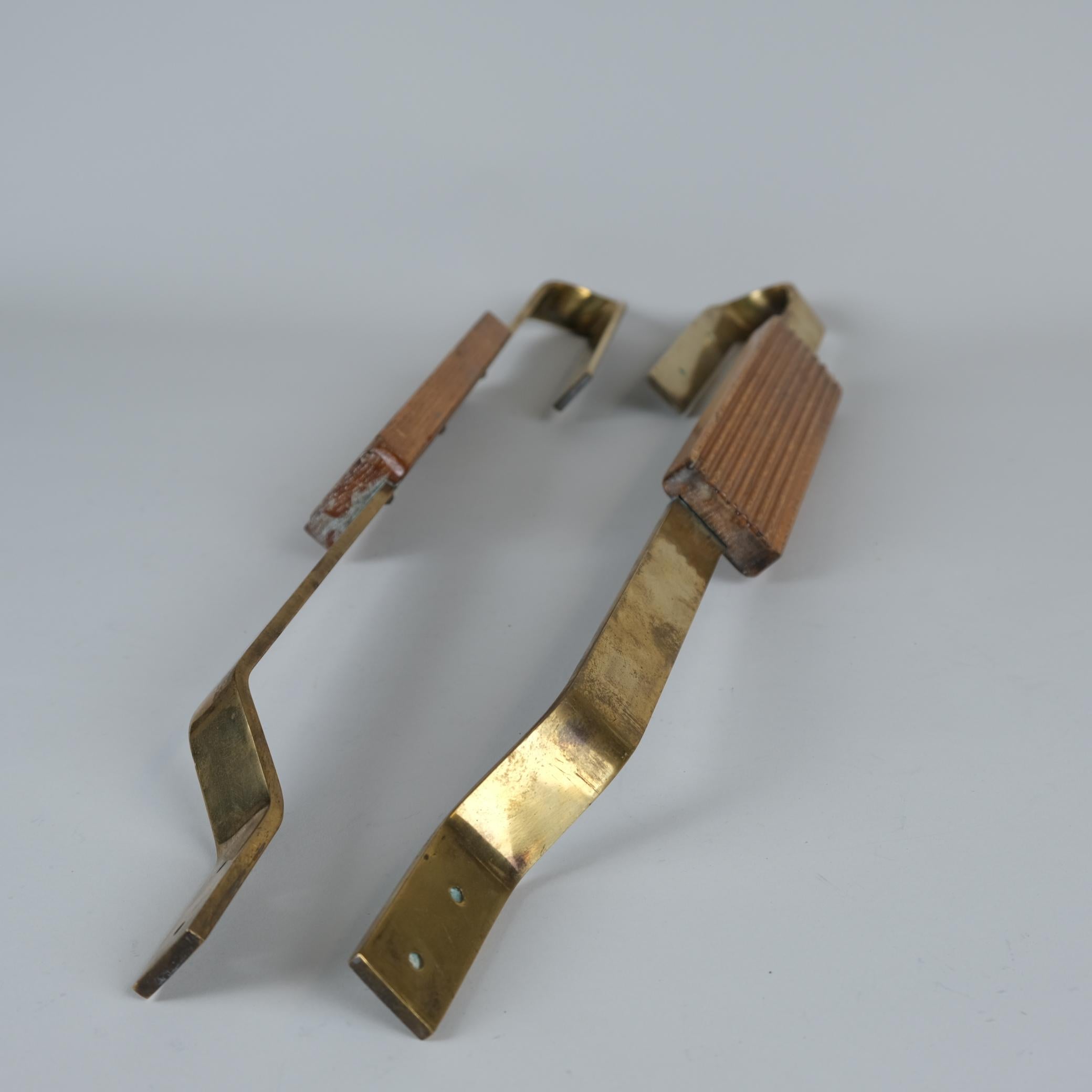 Poignées de porte en laiton et Wood Wood, années 1950, design finlandais du milieu du siècle dernier en vente 4