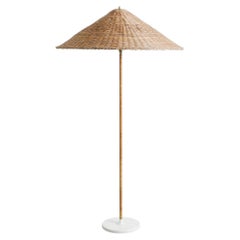 Finnische Mid Century Stehlampe aus Rattan Attr. nach Paavo Tynell "9602", 1940er Jahre
