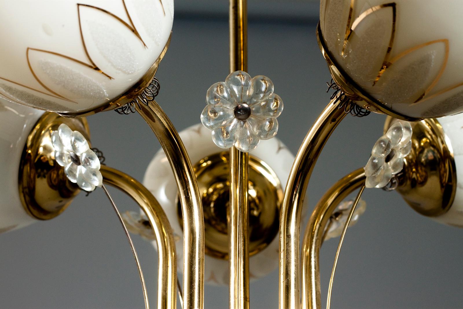 Finnish Mid-Century Modern 5-Armed Stylish Brass Chandelier For Sale 1