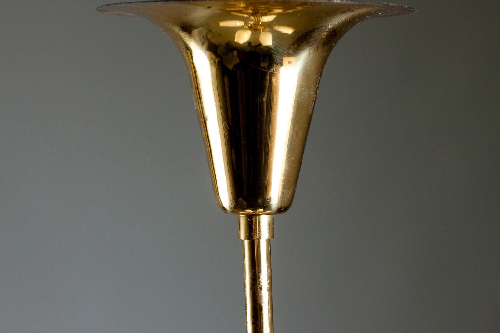 Finnish Mid-Century Modern 5-Armed Stylish Brass Chandelier For Sale 3