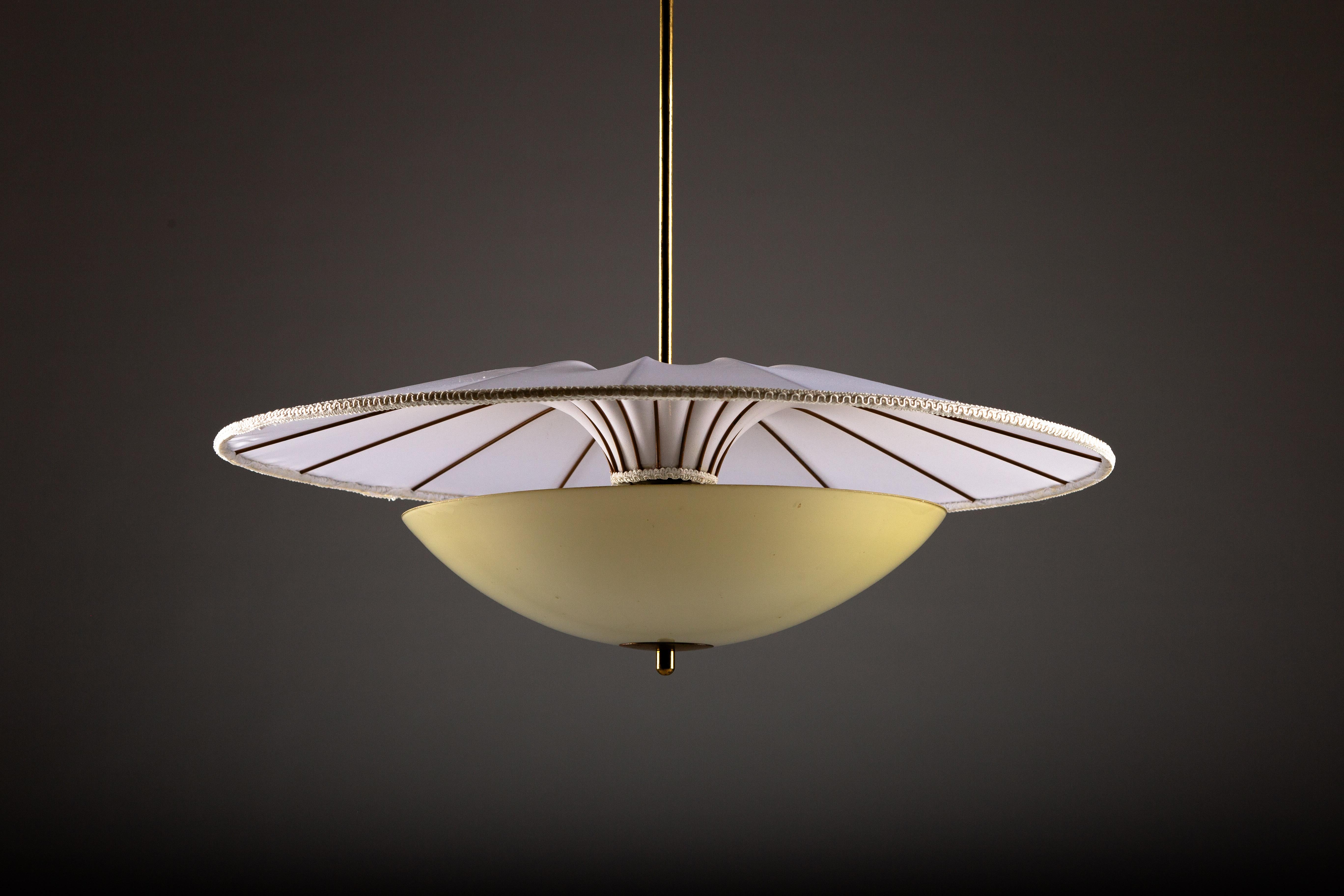 Lampada da soffitto finlandese di metà secolo moderno di Itsu in vendita 2
