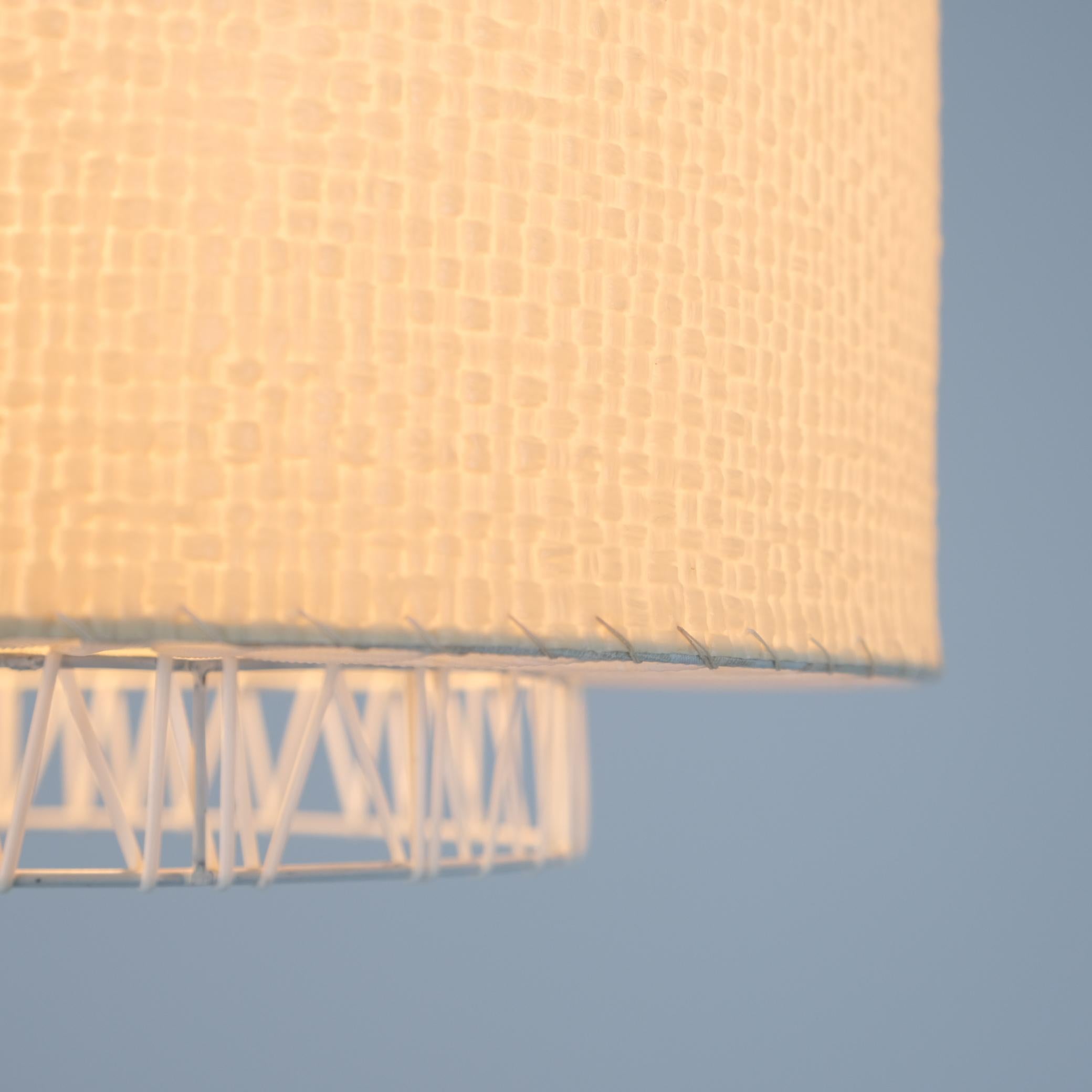 Ciondolo da soffitto finlandese di metà secolo in metallo, plastica e carta, anni '50 in vendita 1