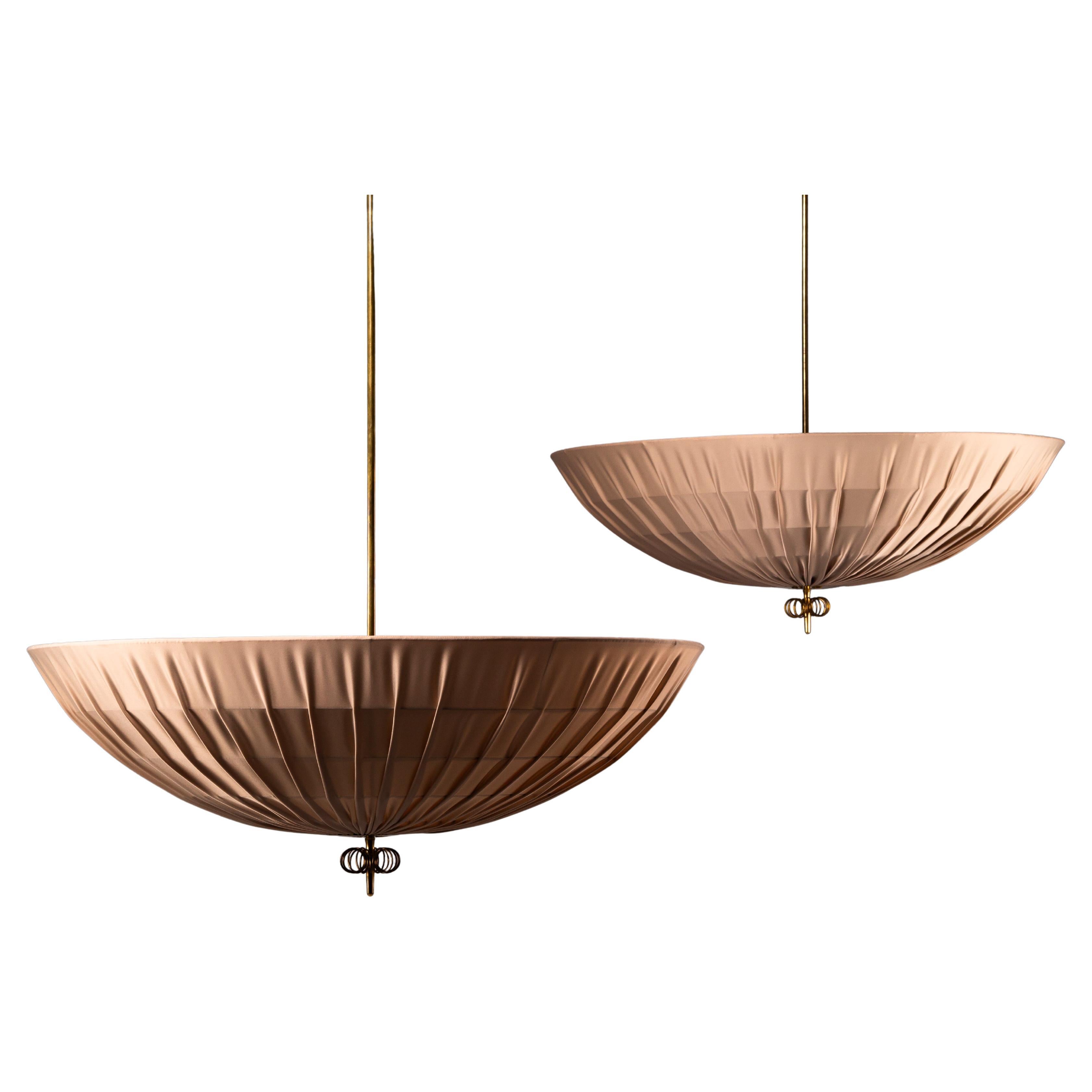 Lampade da soffitto finlandesi di metà secolo moderno in ottone di grandi dimensioni da 80 cm in vendita