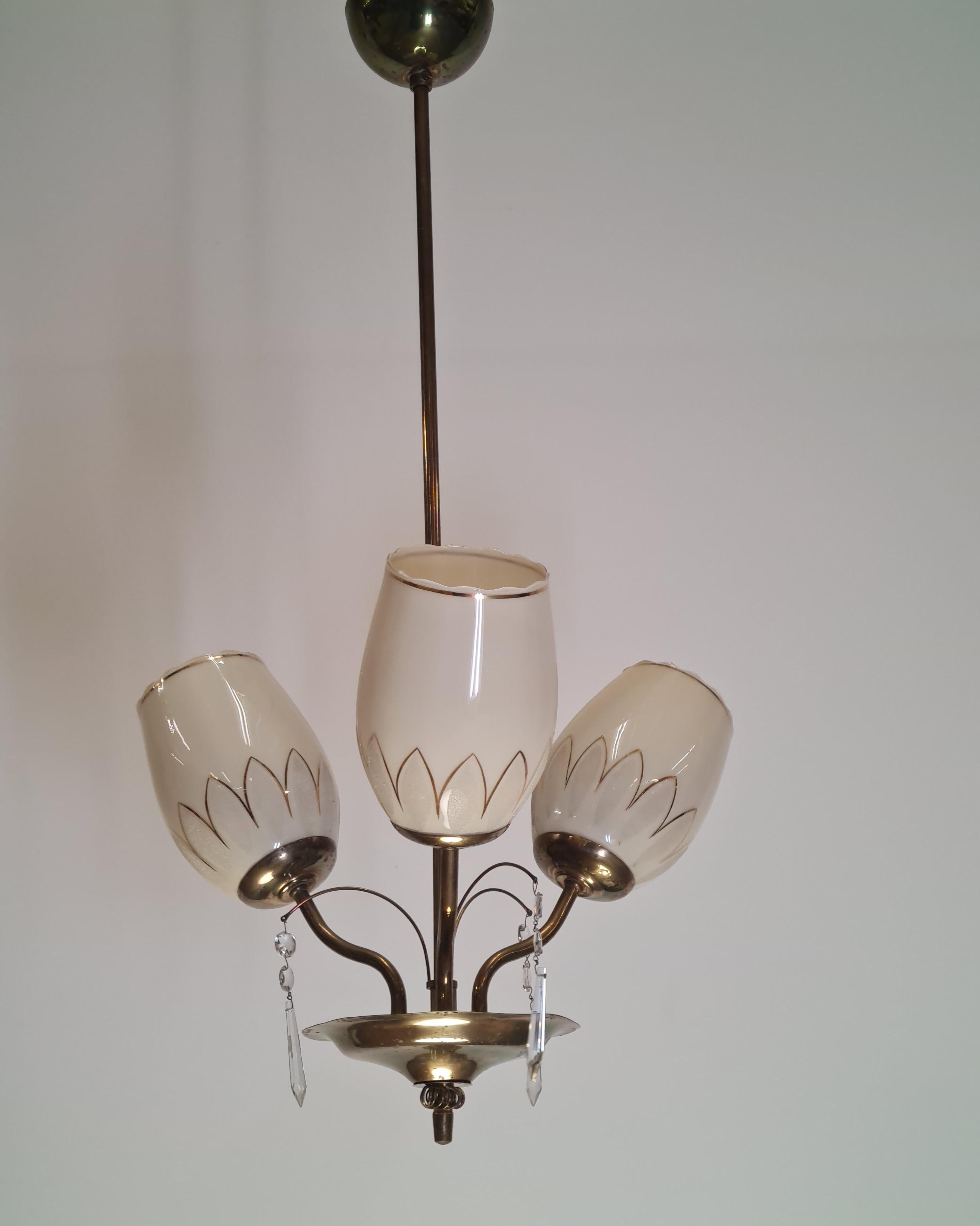 Mid-Century moderno Ciondolo finlandese di metà secolo moderno modello 62-401/3, Stockmann Tukku 1950s in vendita