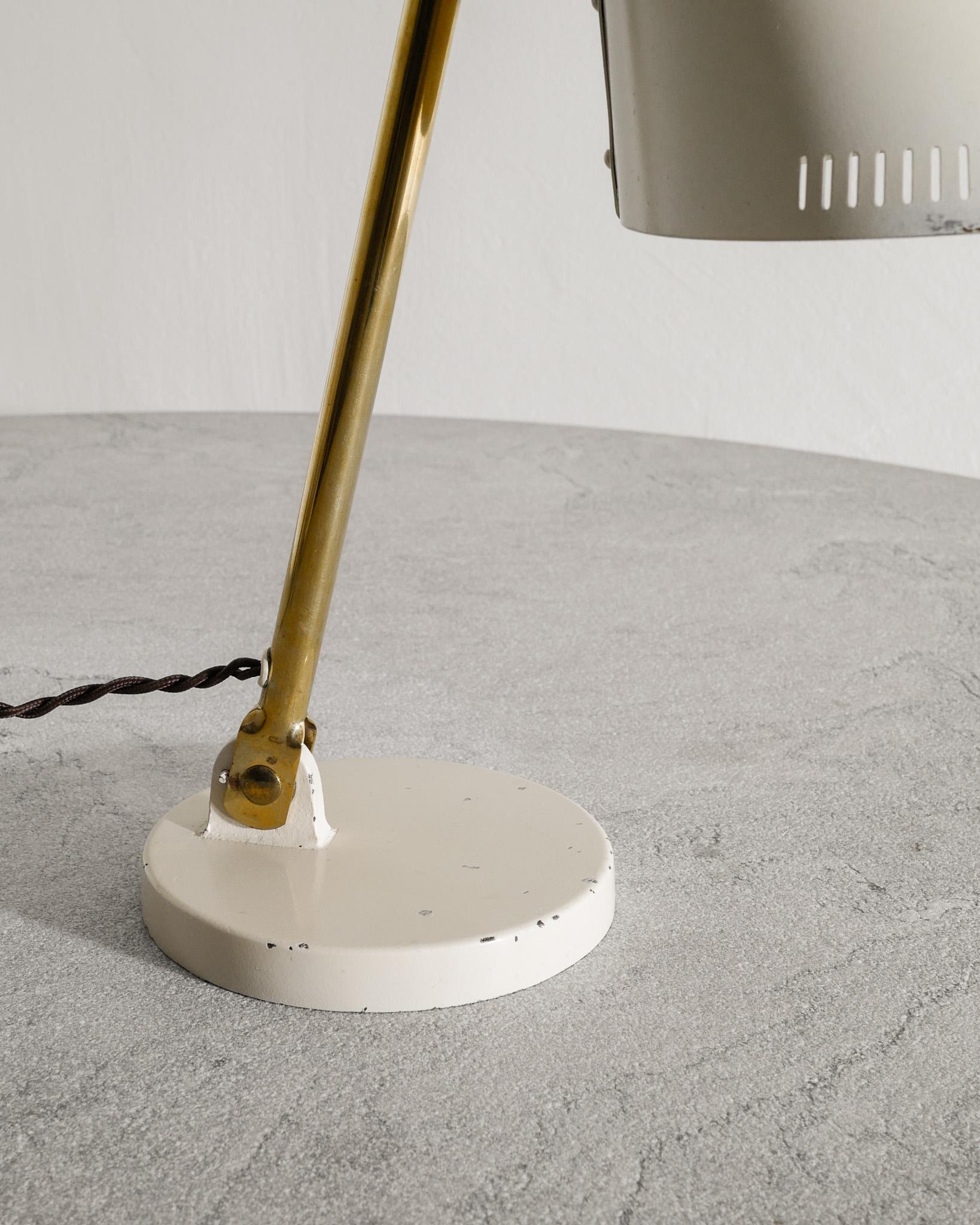 Finnish Mid Century Paavo Tynell 9222 Desk Table Lamp Produced by Taito, 1940s en vente 1
