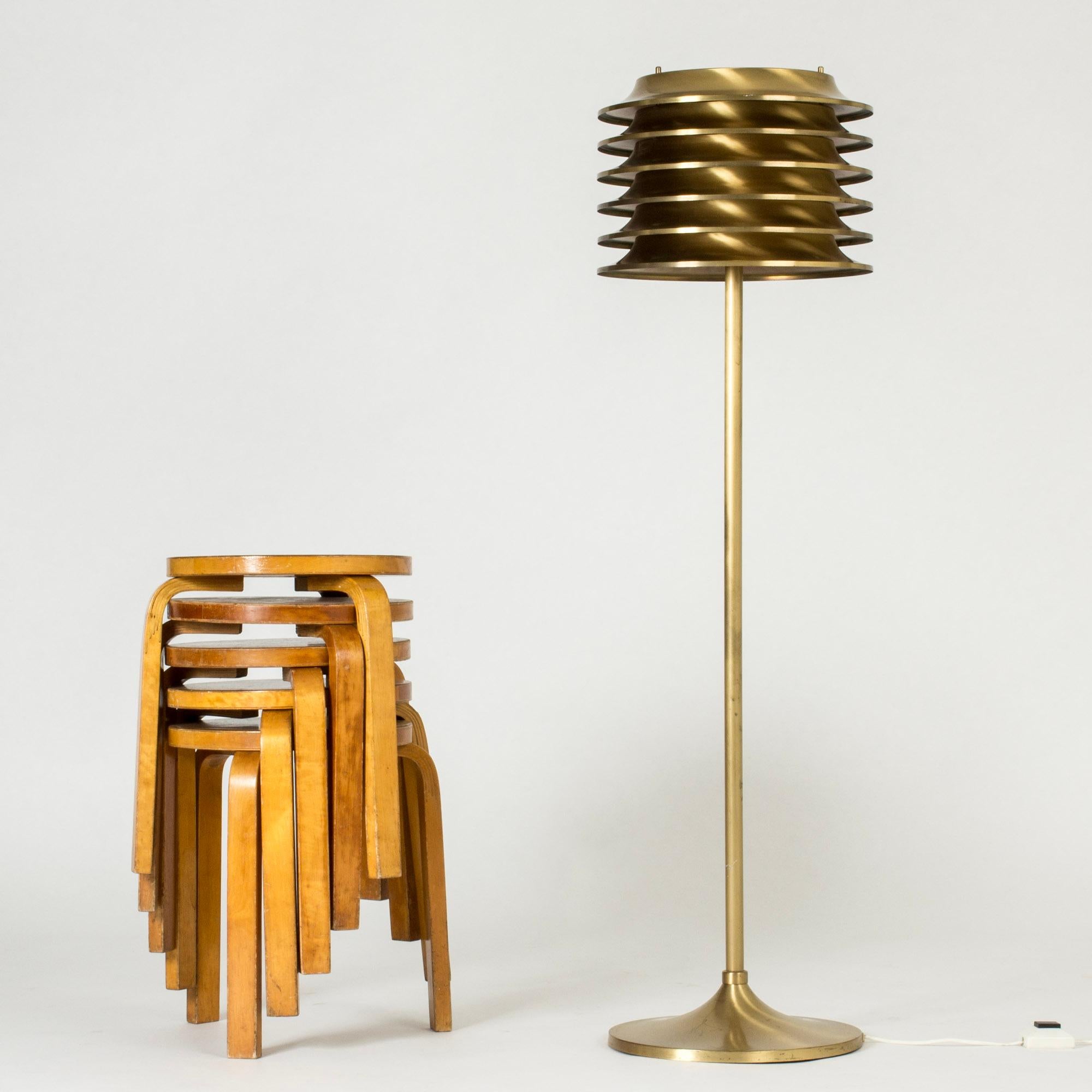 Finnish Midcentury Modern Brass Floor Lamp by Kai Ruokonen for Orno, 1970s For Sale 2