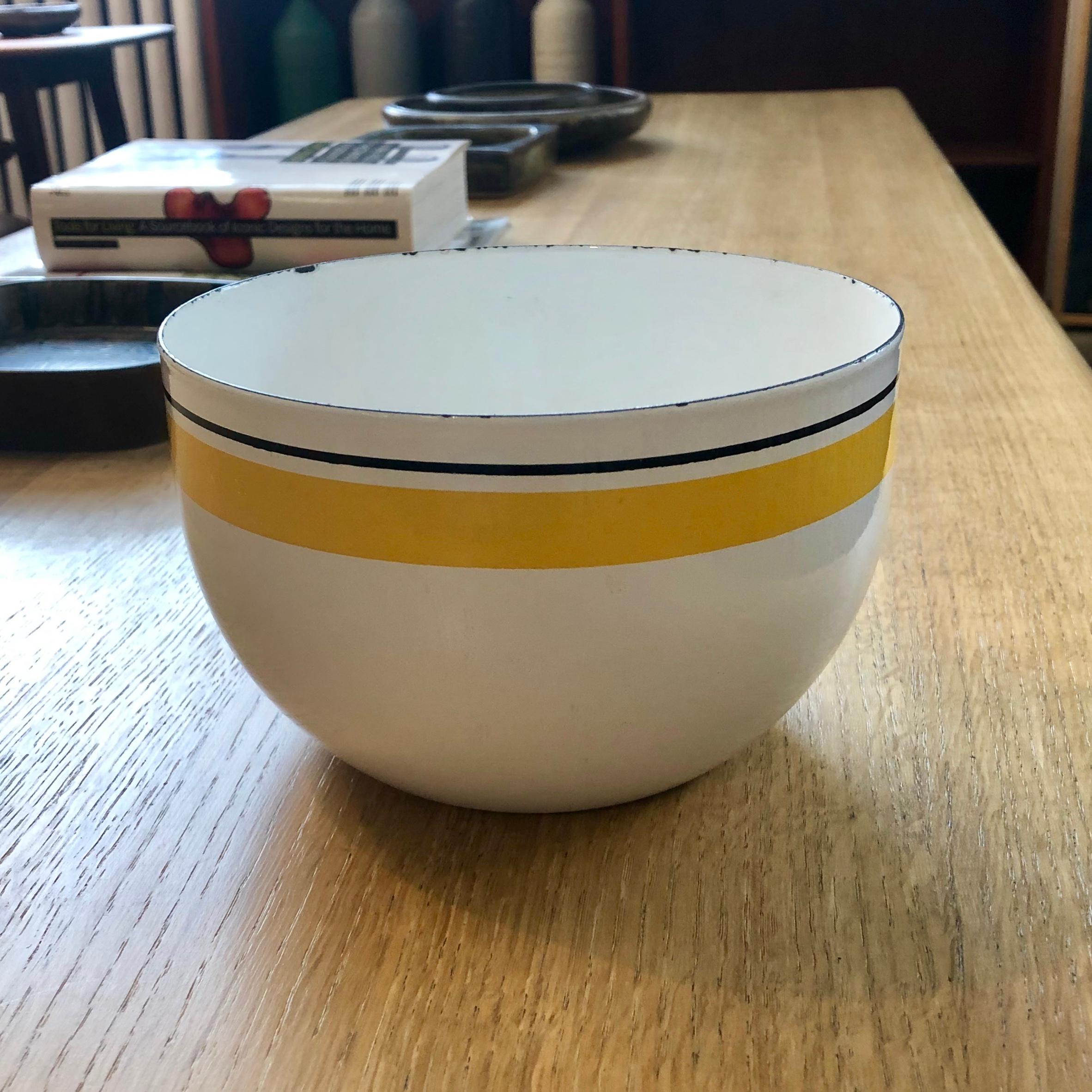 Finnish Modern Bowl In Excellent Condition In Minneapolis, MN