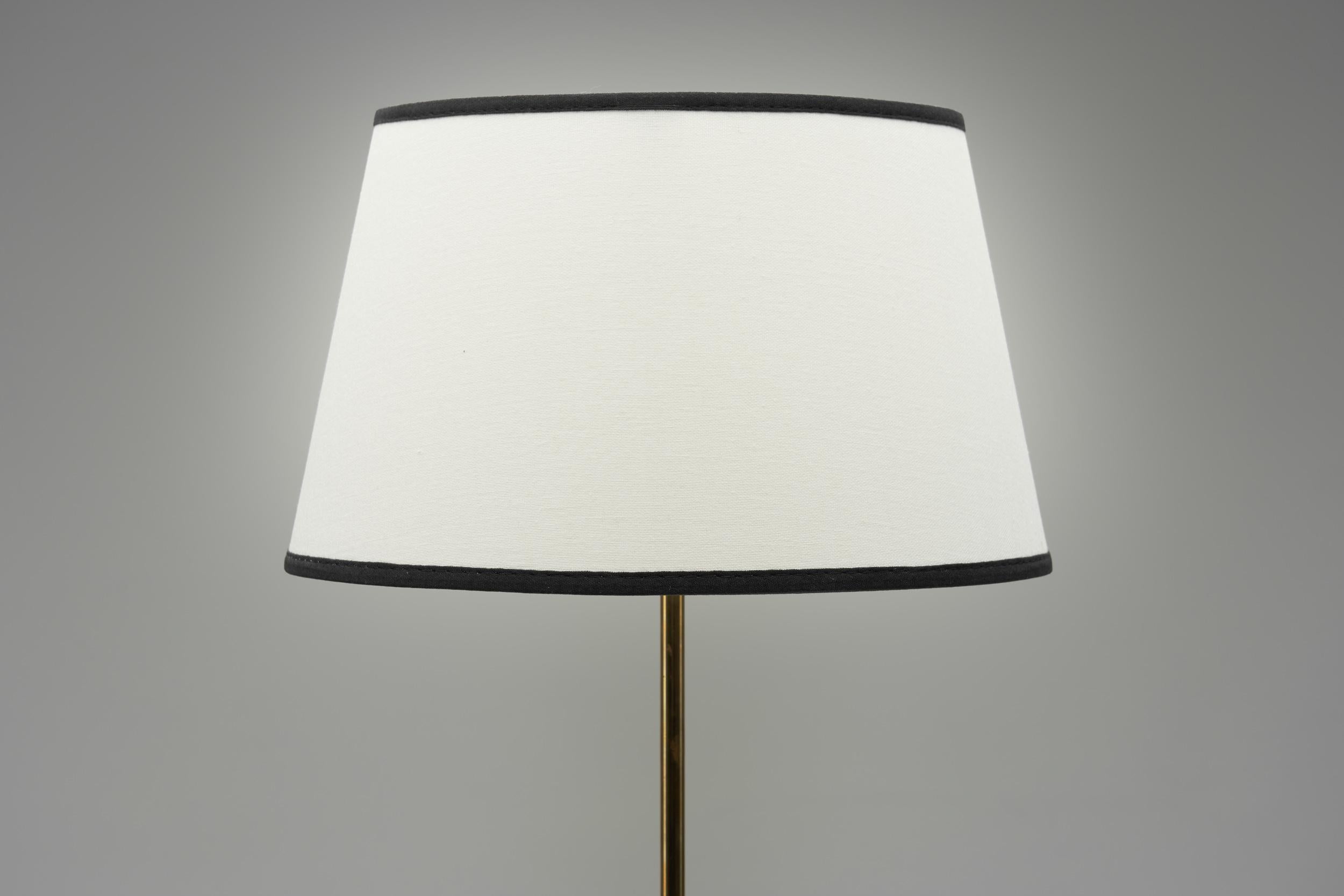 Lampe de table en laiton The Moderns de Precenta Oy, Finlande, années 1950 en vente 3