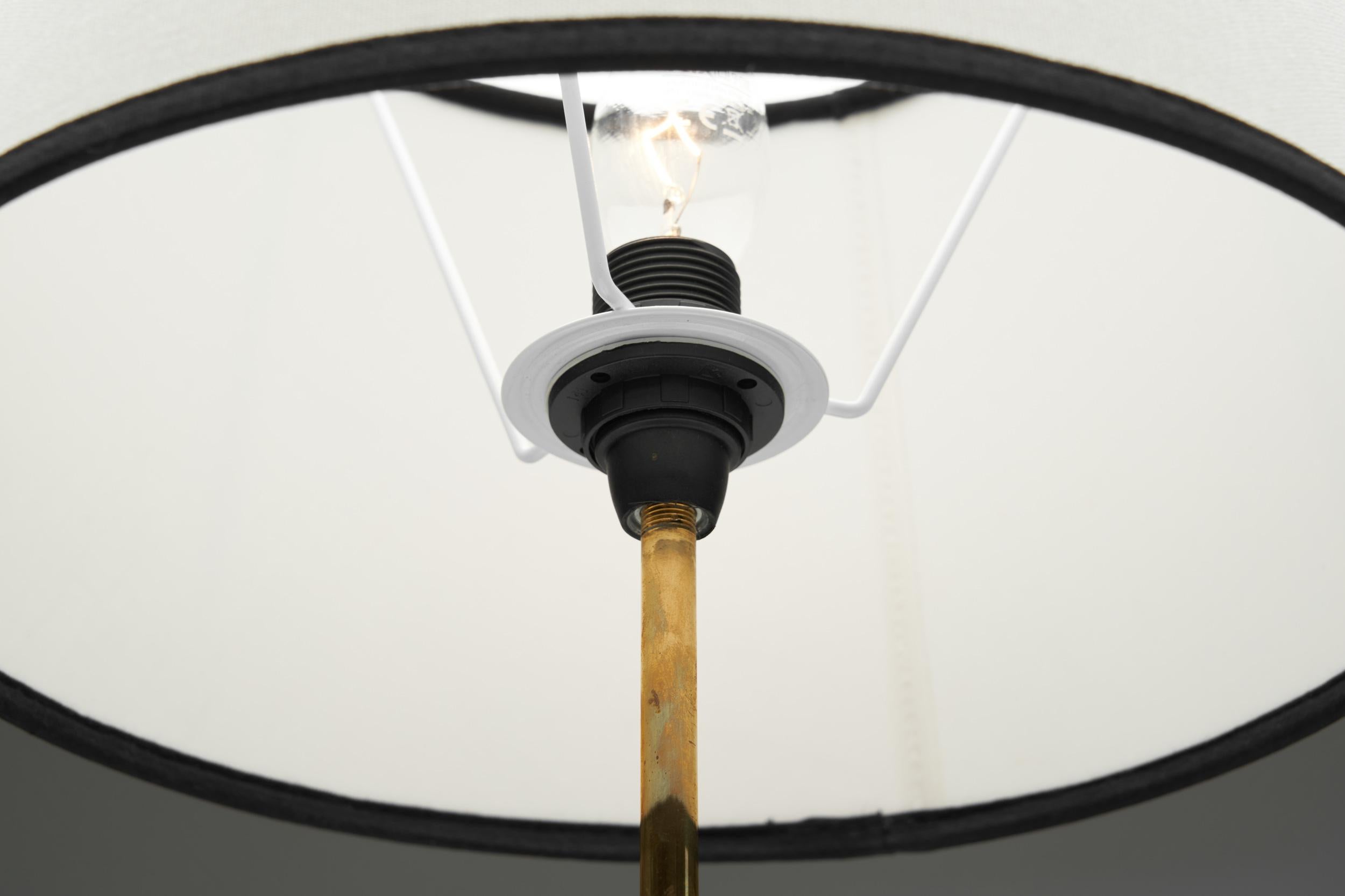 Lampe de table en laiton The Moderns de Precenta Oy, Finlande, années 1950 en vente 7