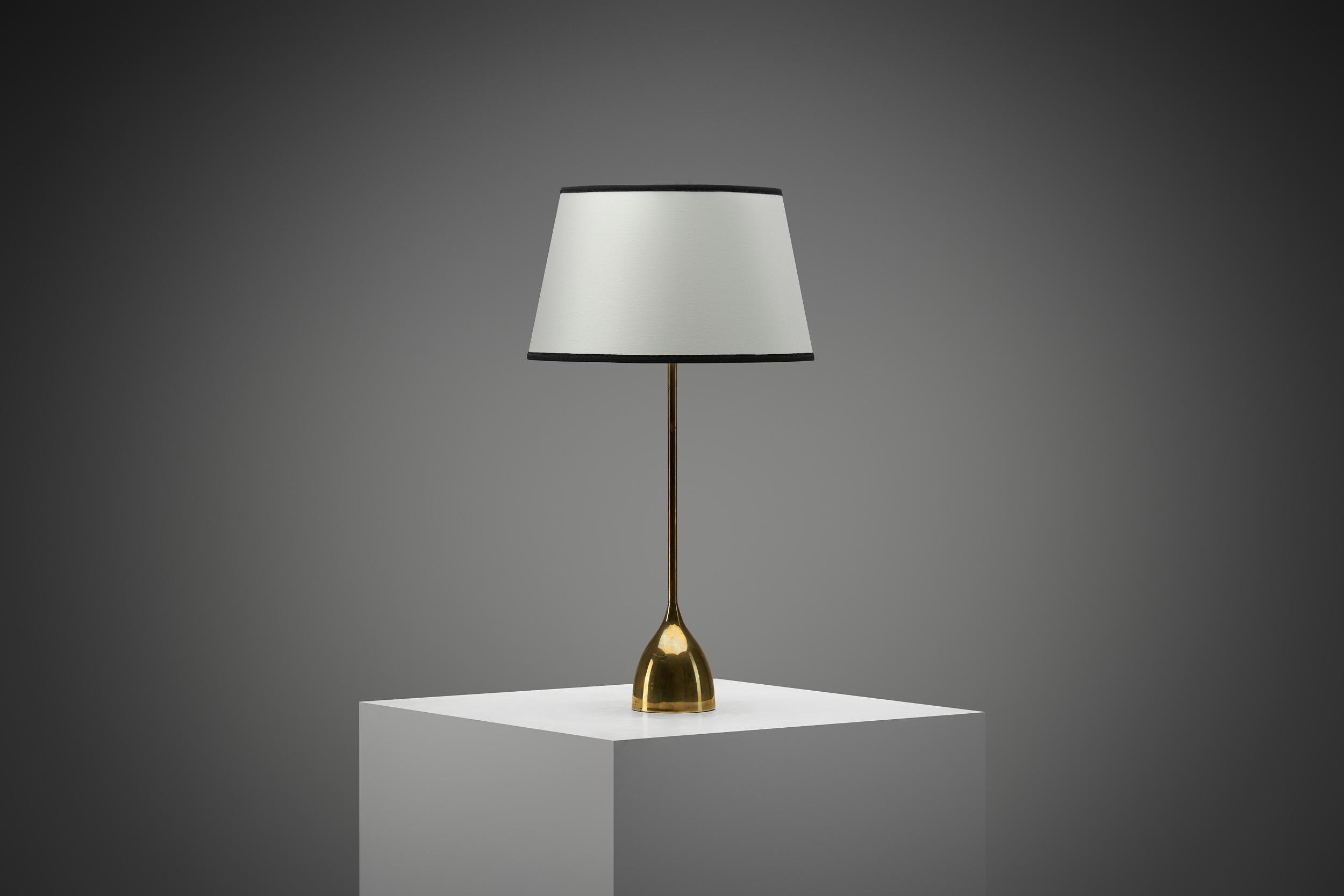 Mid-Century Modern Lampe de table en laiton The Moderns de Precenta Oy, Finlande, années 1950 en vente