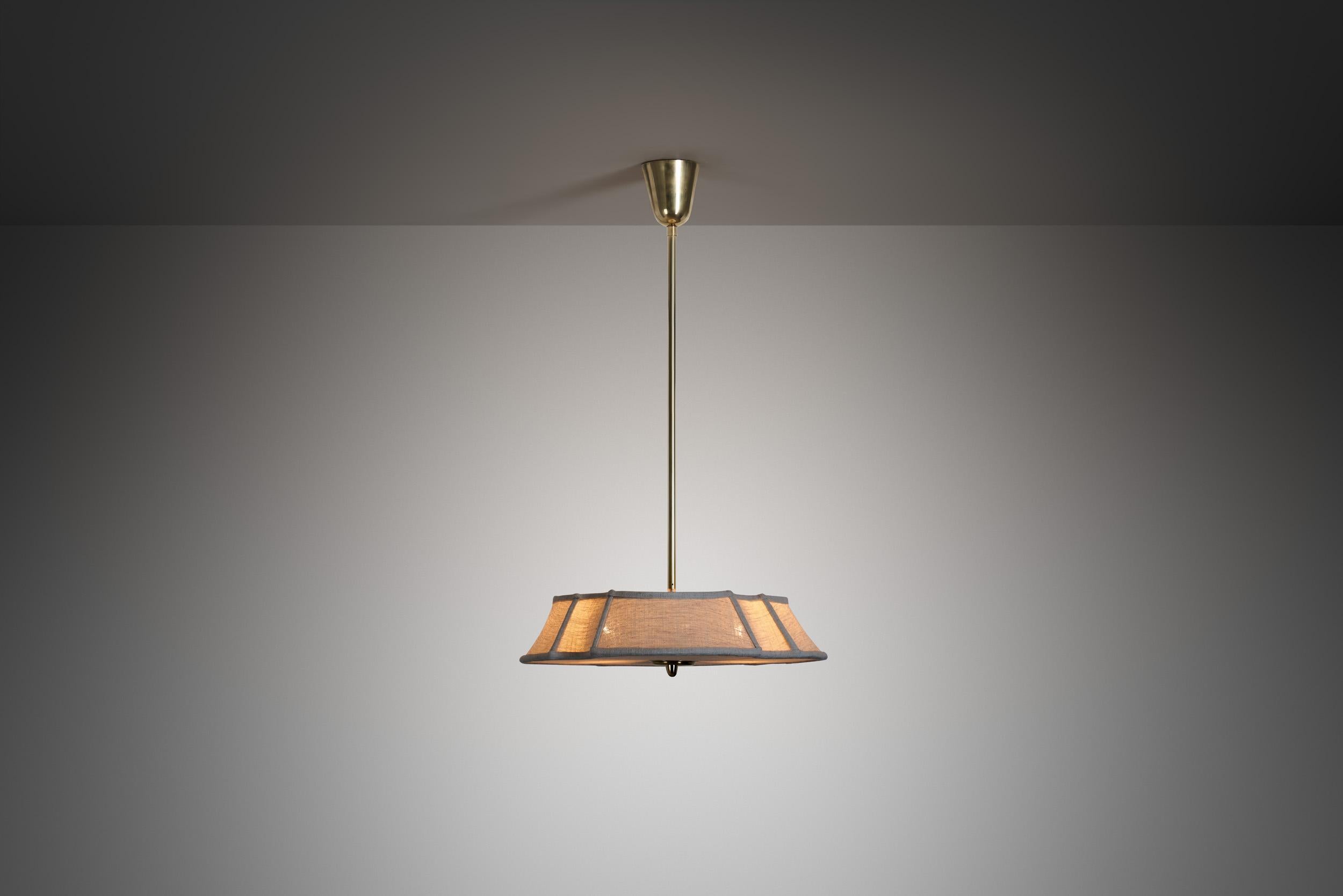 Finnische moderne Hängelampe von Pohjoismainen Sähkö Oy, Finnland Mitte des 20. im Zustand „Gut“ im Angebot in Utrecht, NL