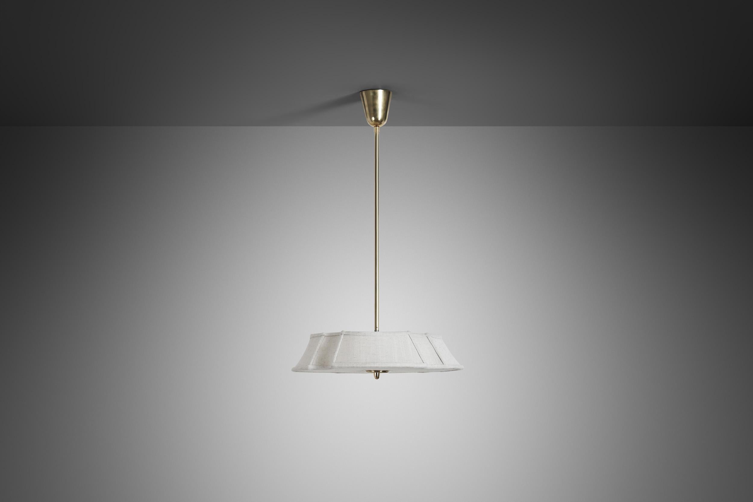 Finnische moderne Hängelampe von Pohjoismainen Sähkö Oy, Finnland Mitte des 20. (20. Jahrhundert) im Angebot