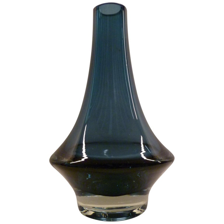 Finnish Modern Petite Glass Vase by Erkkitapio Siirinen for Riihimaki,  Finland at 1stDibs