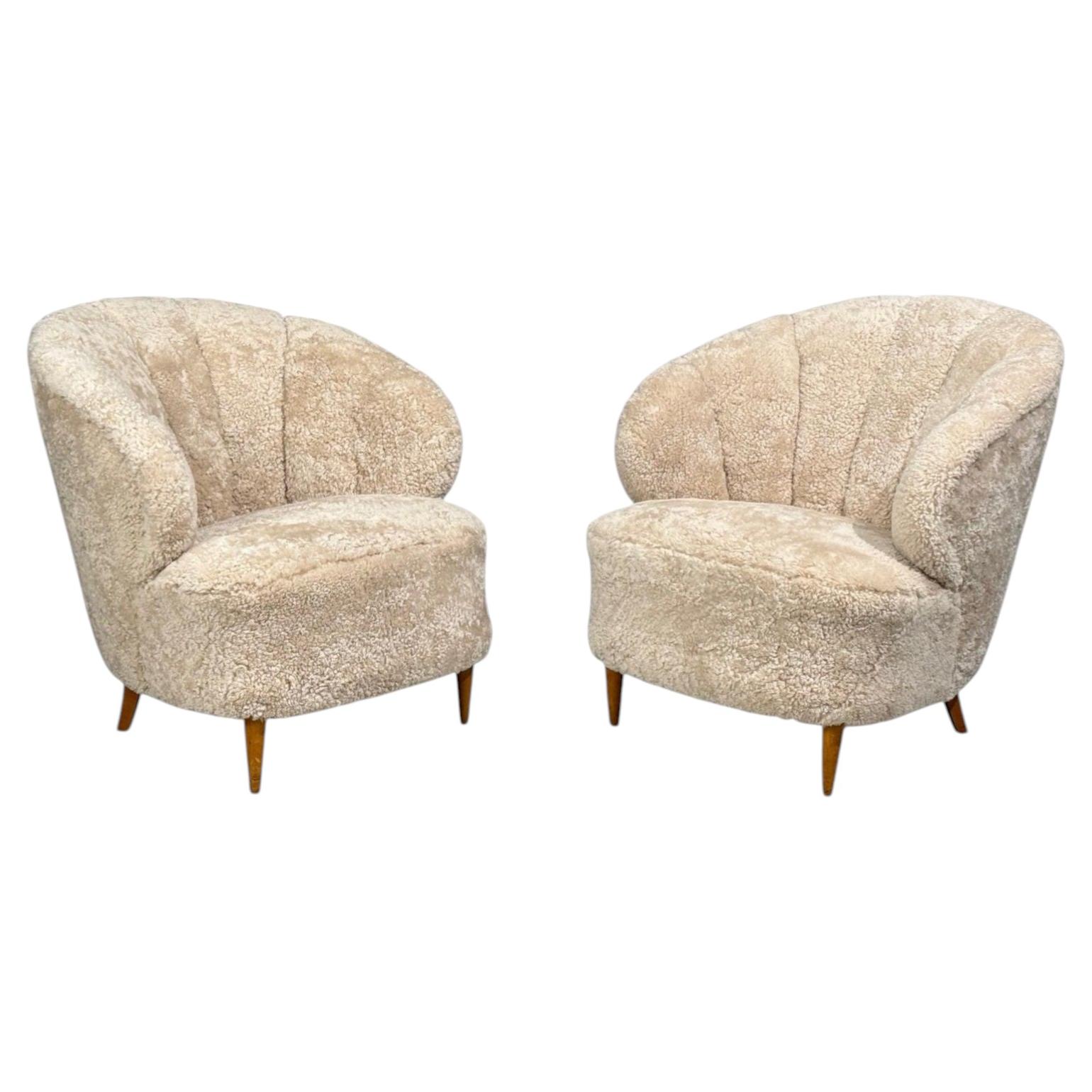 Finnish Modern, Shell Form Lounge Chairs, Beige Shearling, Wood, Finland, 1940s