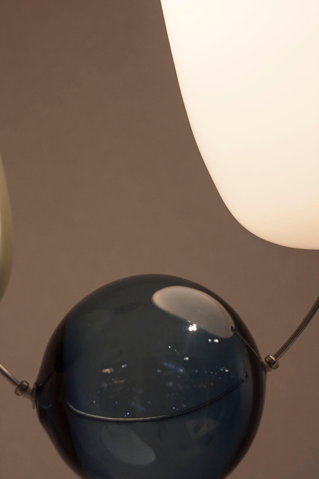 XXIe siècle et contemporain Lampe « Bijou » finlandaise en verre soufflé en édition limitée de Katriina Nuutinen  en vente