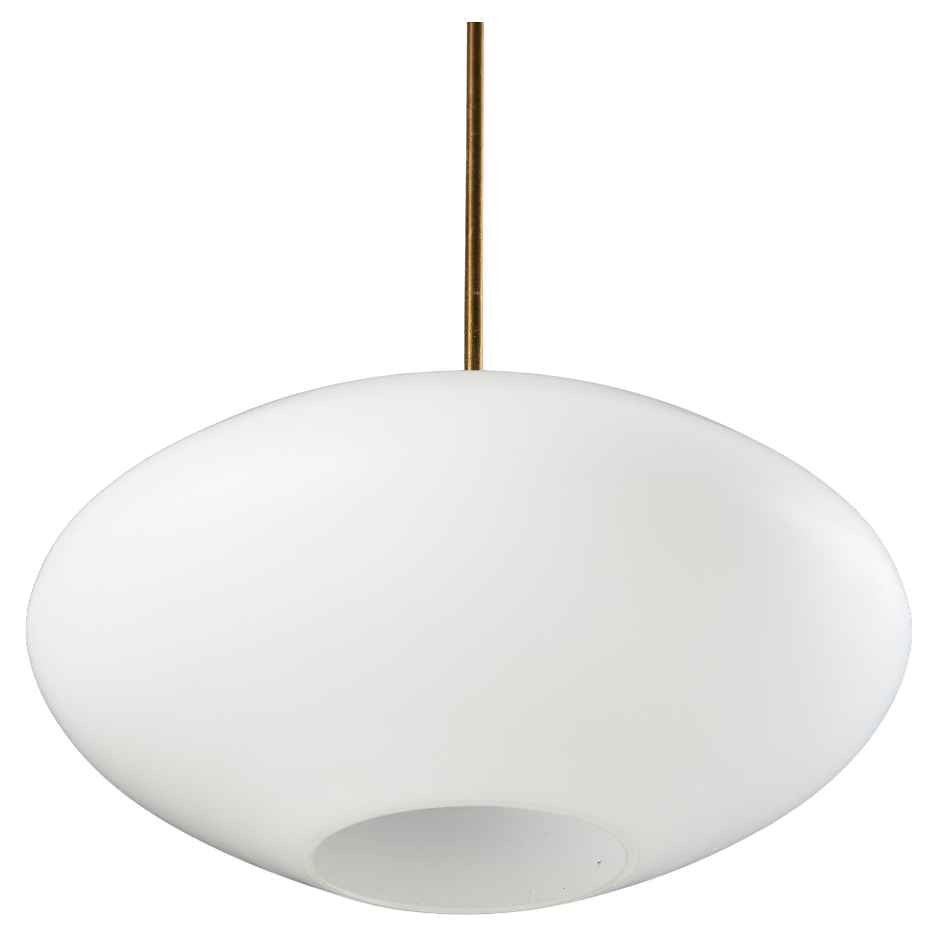 Lampada a sospensione finlandese in opale, Opale e ottone circa 1960 in vendita