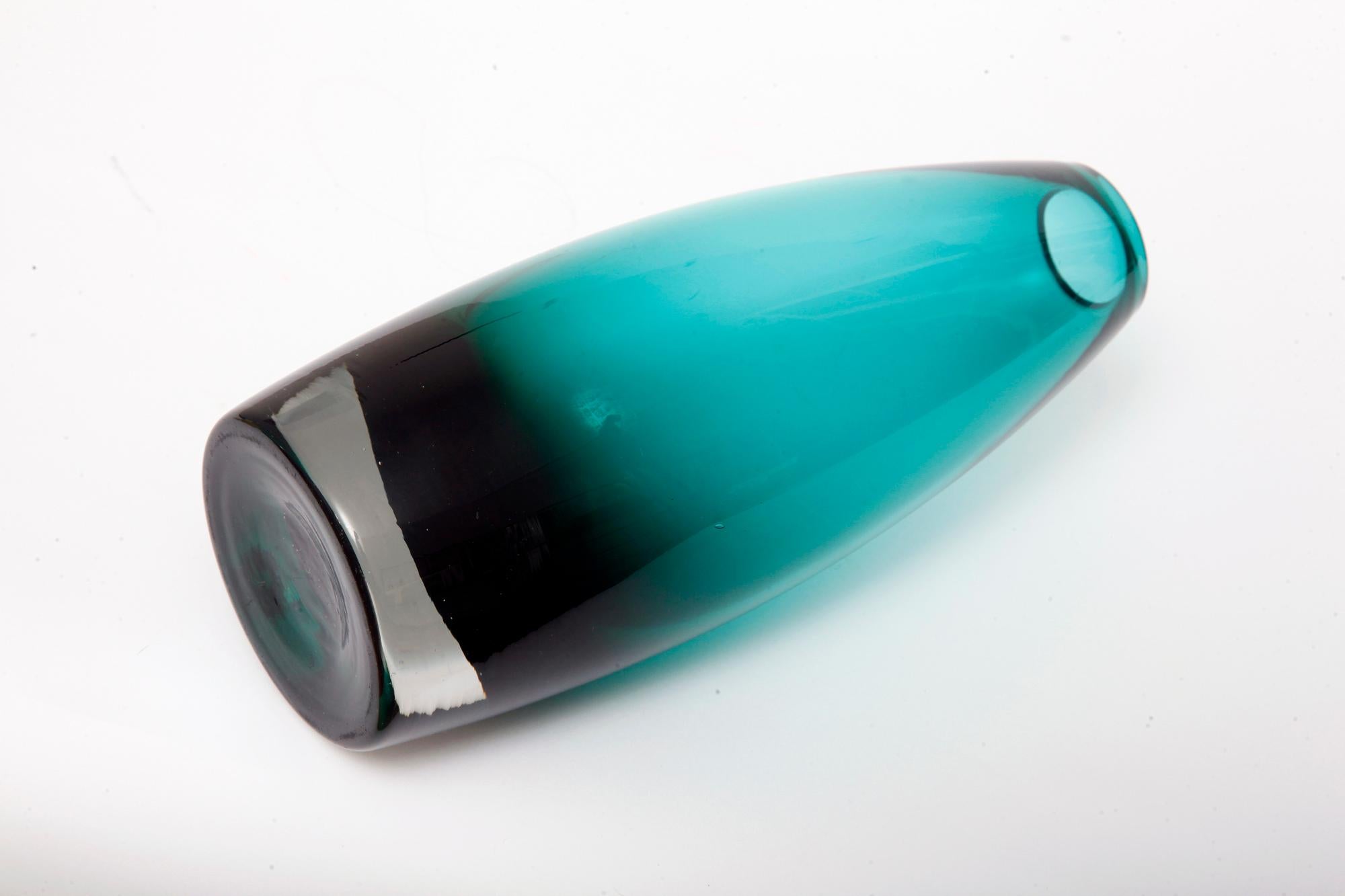 Finnish Riihimaki Turquoise Art Glass Vase Riihi by Tamara Aladin, 1960s For Sale 5